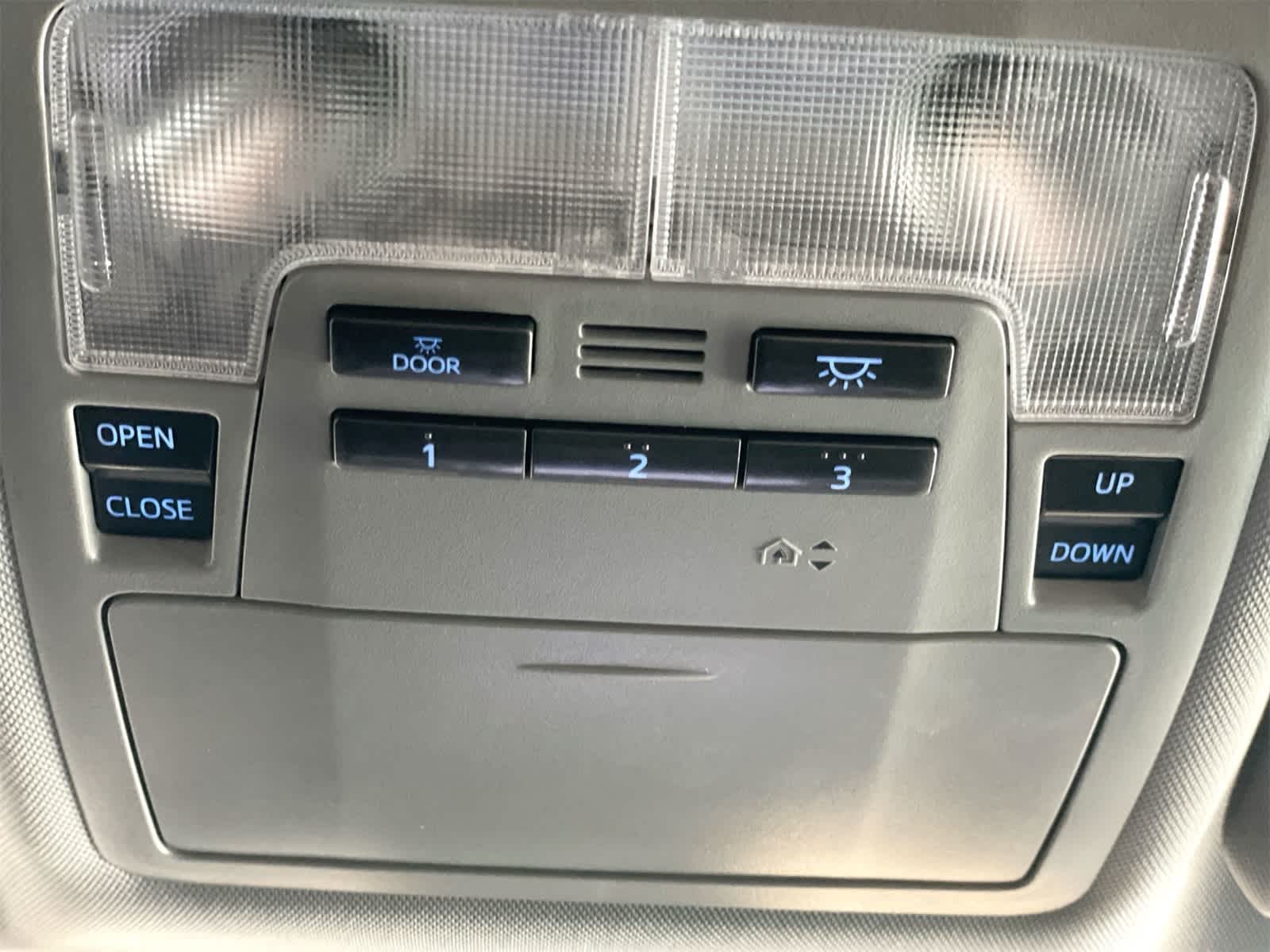 Thumbnail: 2019 Toyota Highlander - 27
