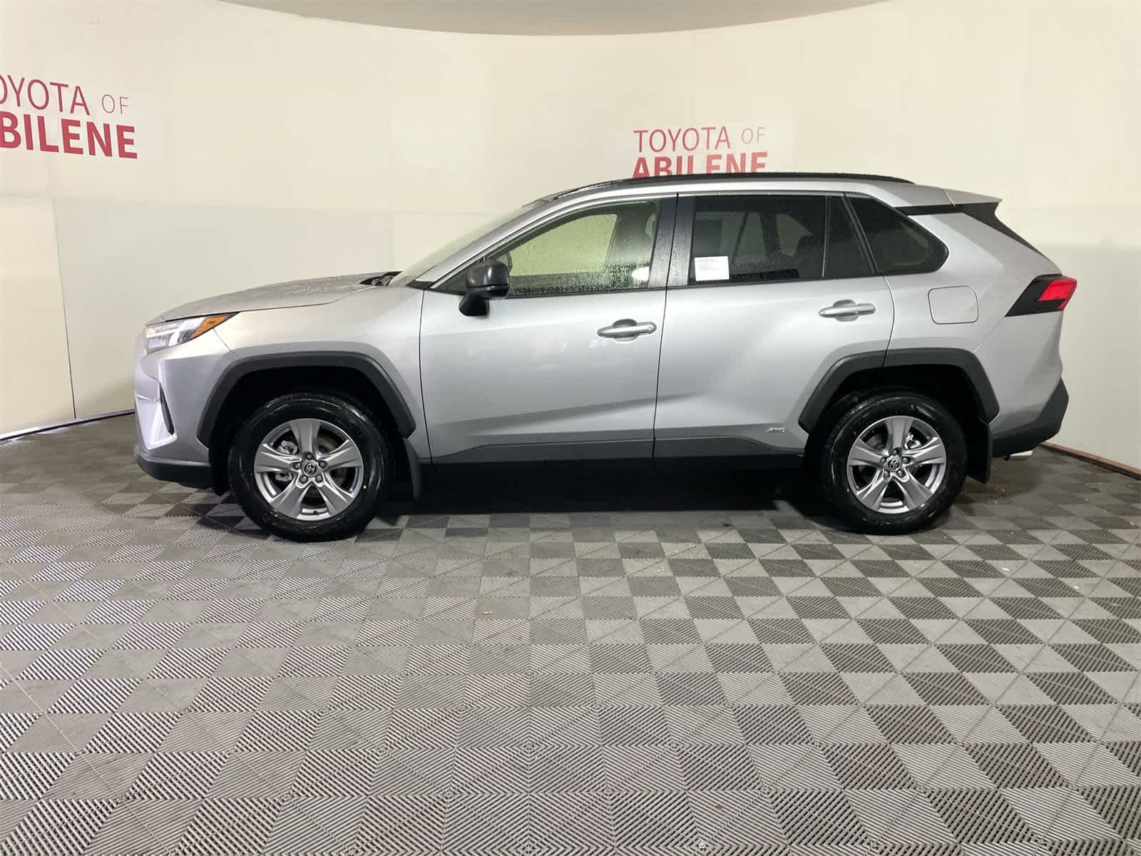 Thumbnail: 2025 Toyota RAV4 - 2