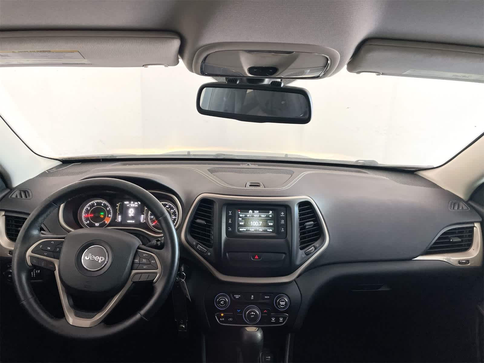 Thumbnail: 2015 Jeep Cherokee - 16