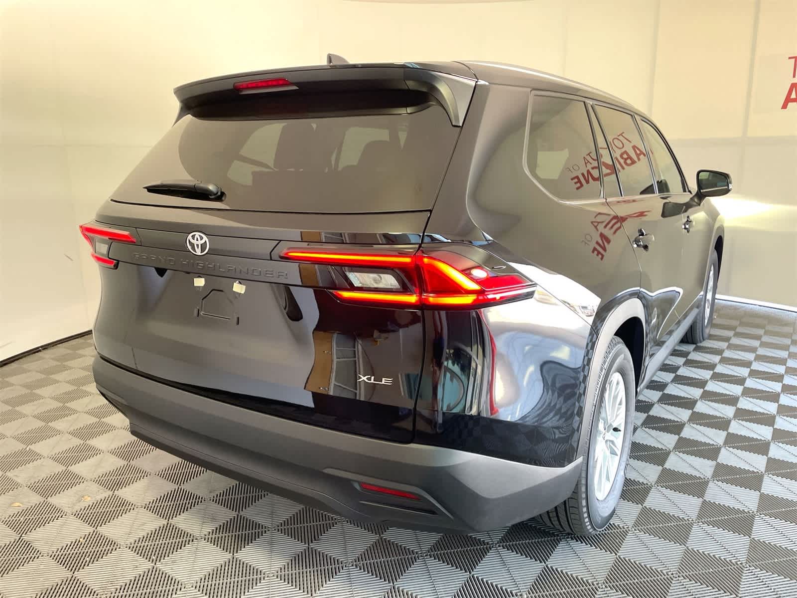 Thumbnail: 2025 Toyota Grand Highlander - 7