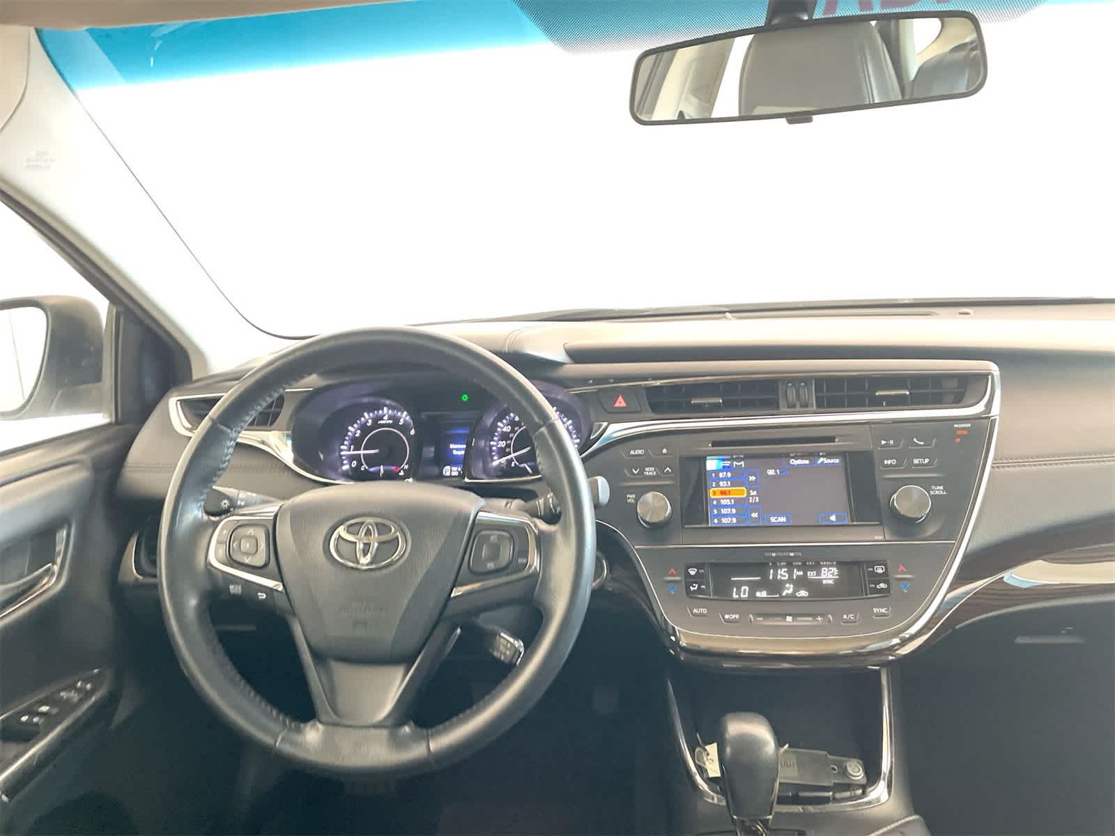 Thumbnail: 2013 Toyota Avalon - 16