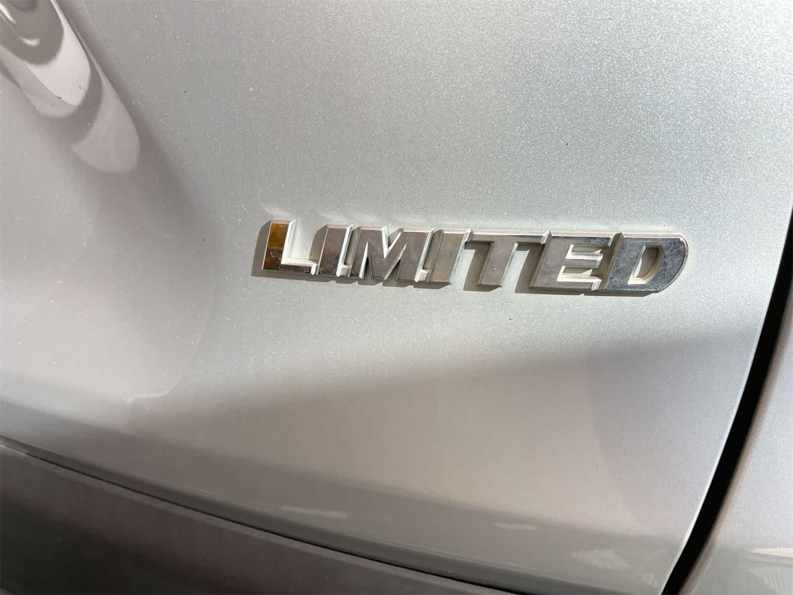 Thumbnail: 2022 Toyota RAV4 - 6