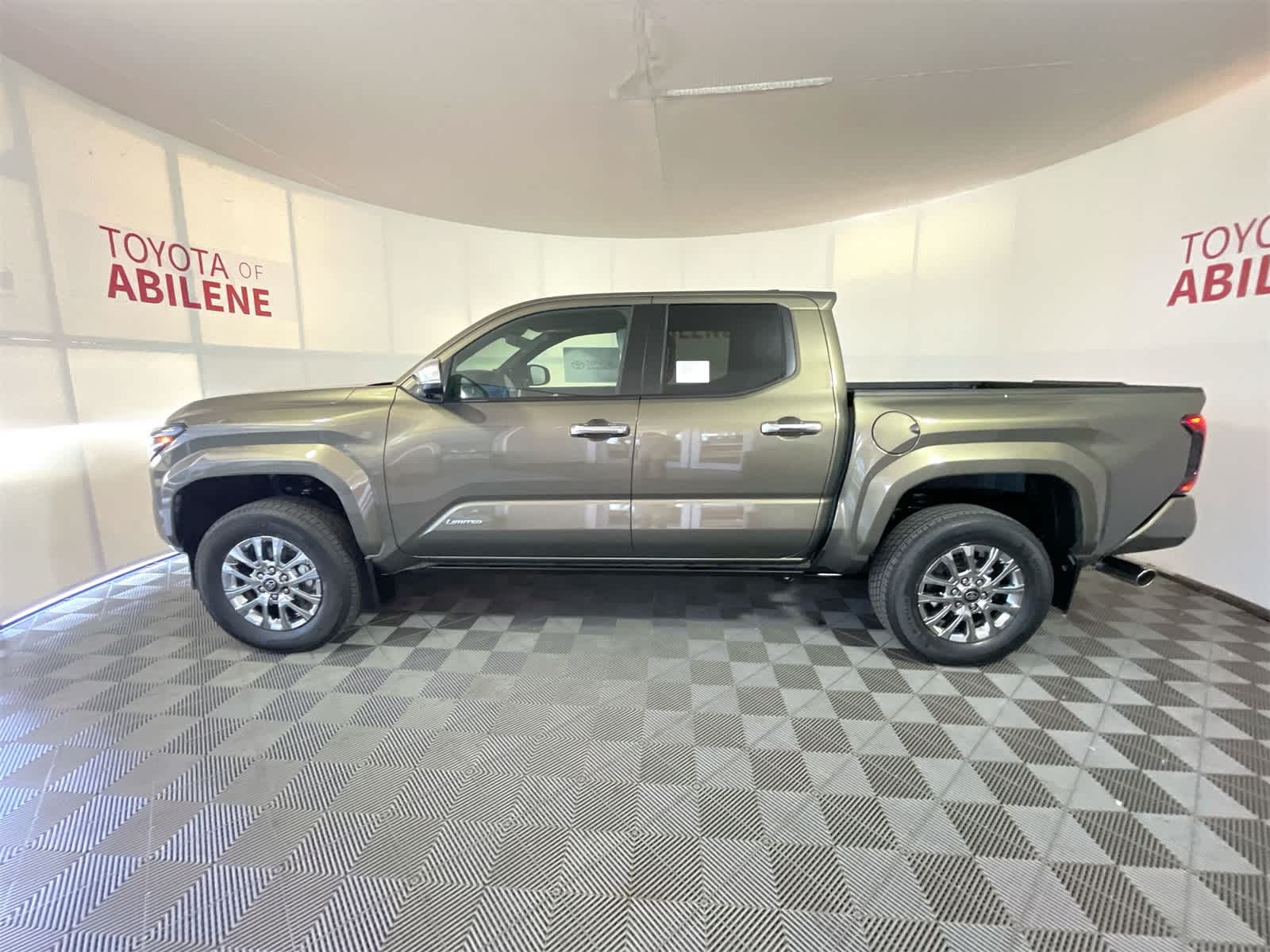 Thumbnail: 2025 Toyota Tacoma - 2
