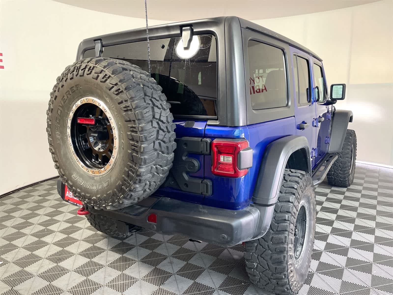 Thumbnail: 2018 Jeep Wrangler - 6
