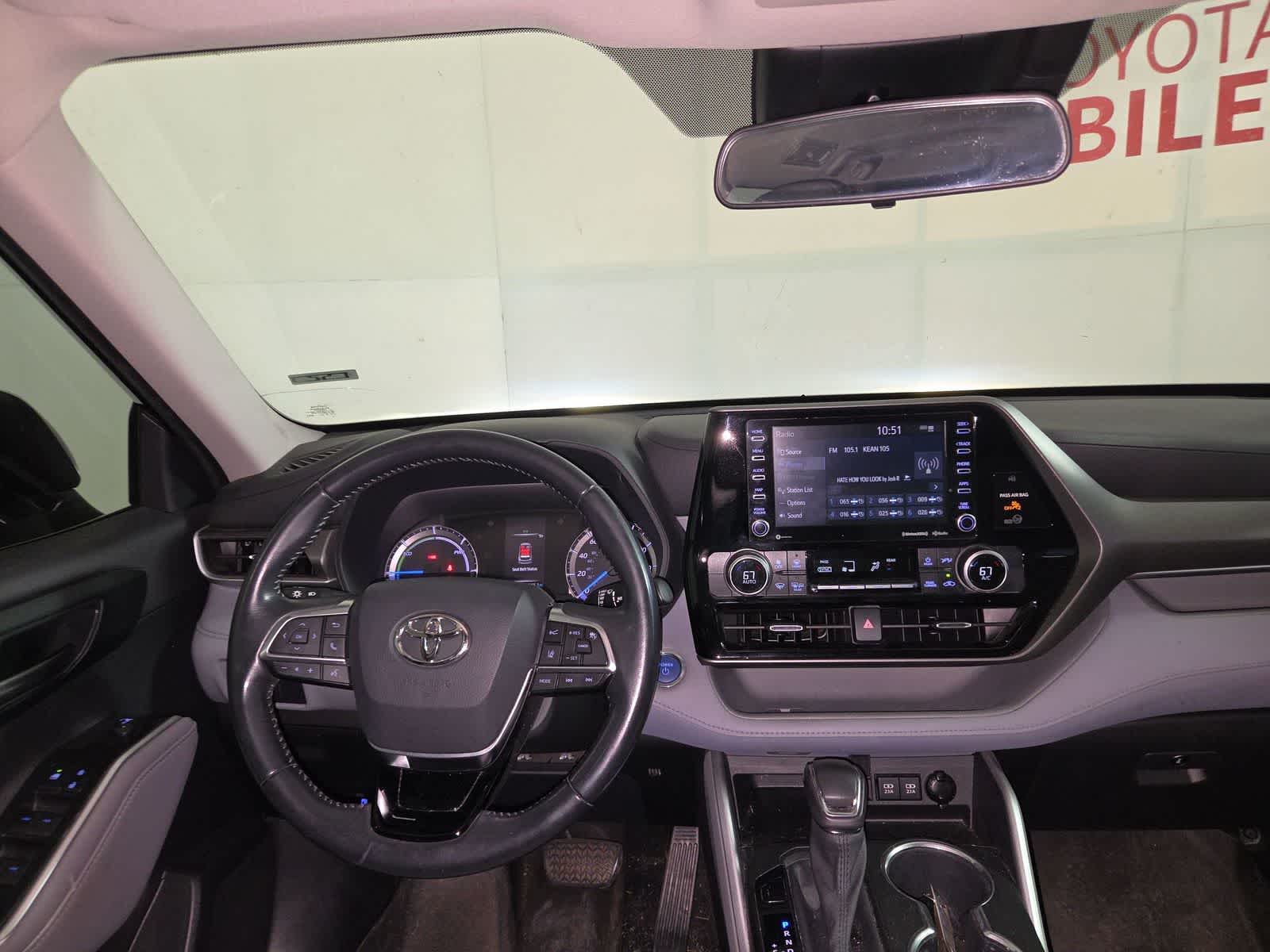Thumbnail: 2021 Toyota Highlander - 16