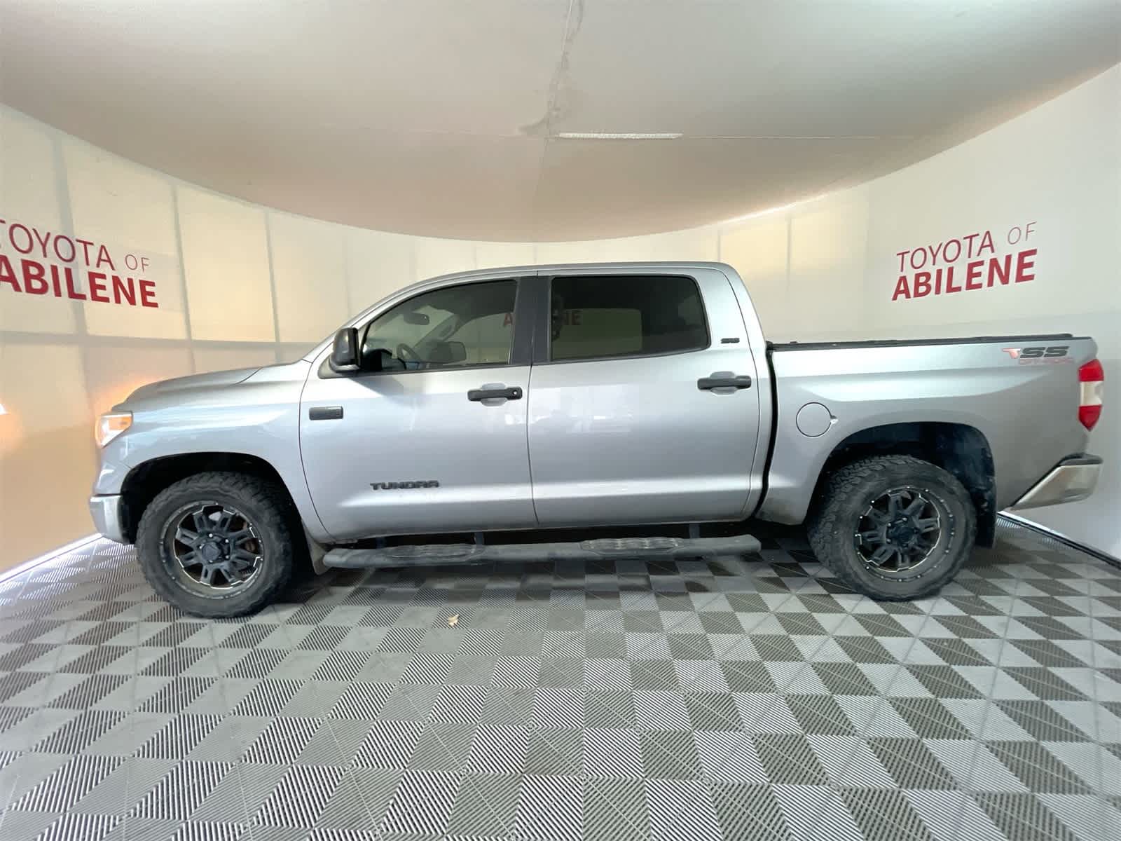 Thumbnail: 2016 Toyota Tundra - 2