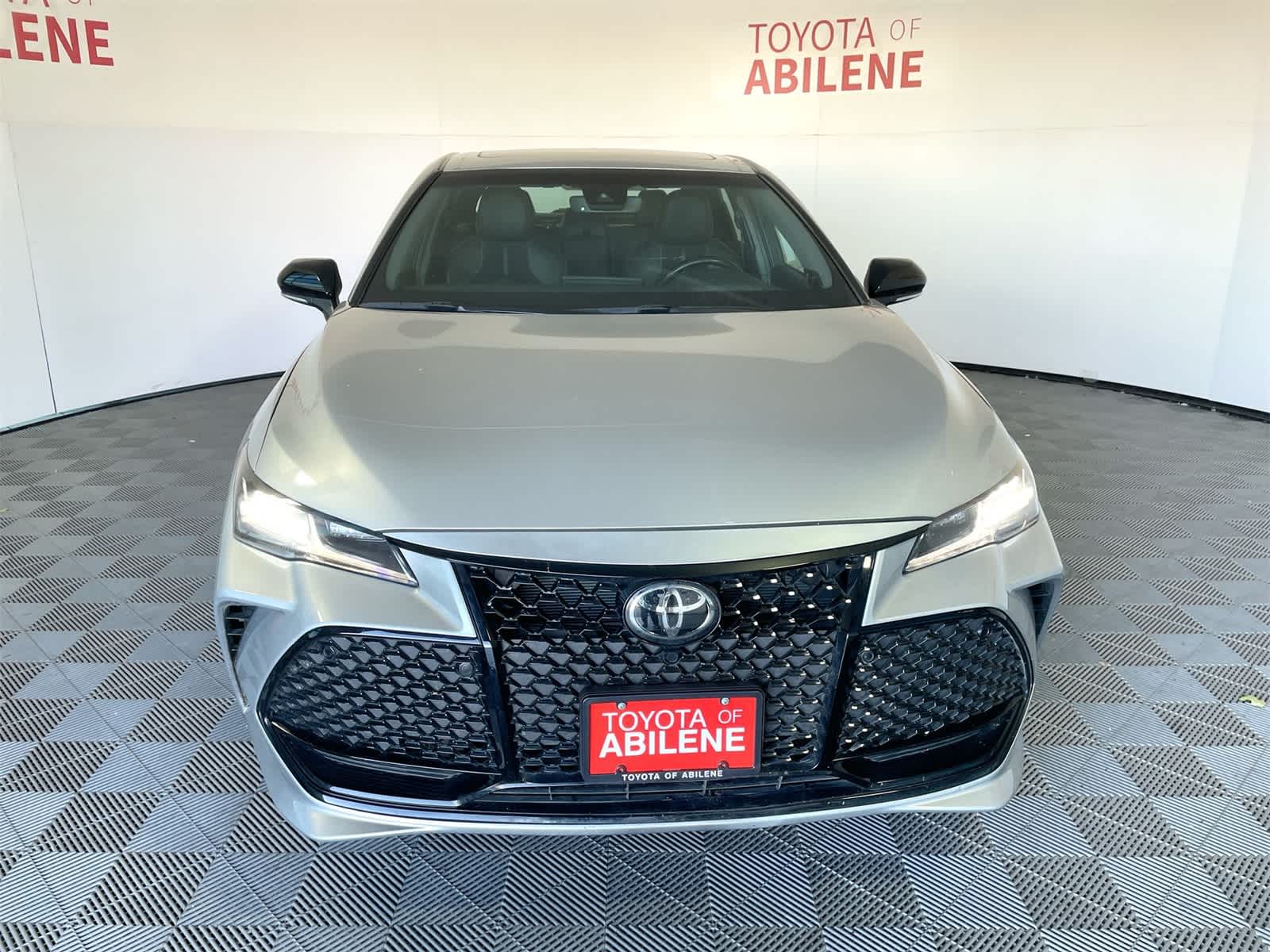 Thumbnail: 2020 Toyota Avalon - 9