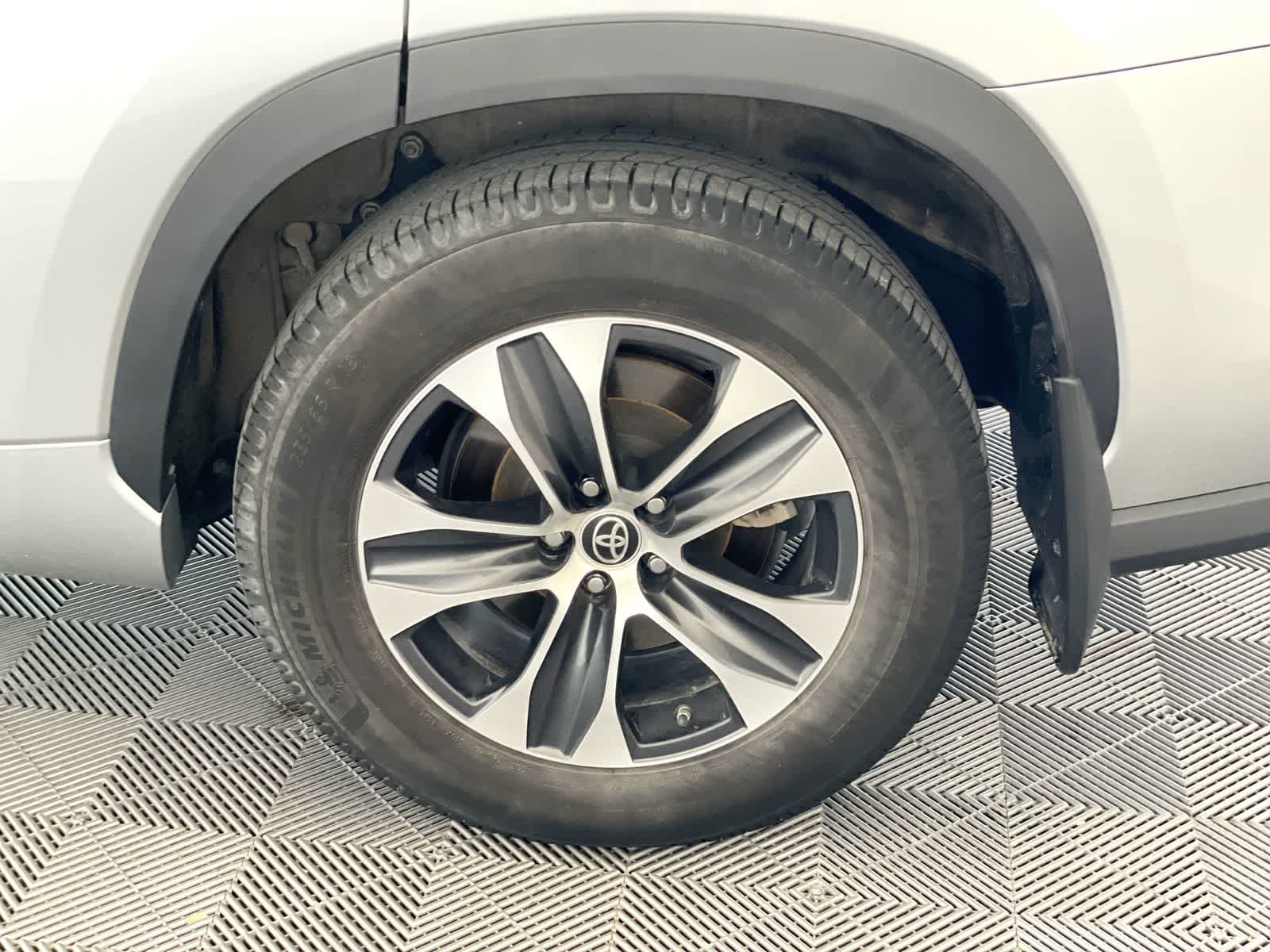 Thumbnail: 2022 Toyota Highlander - 27