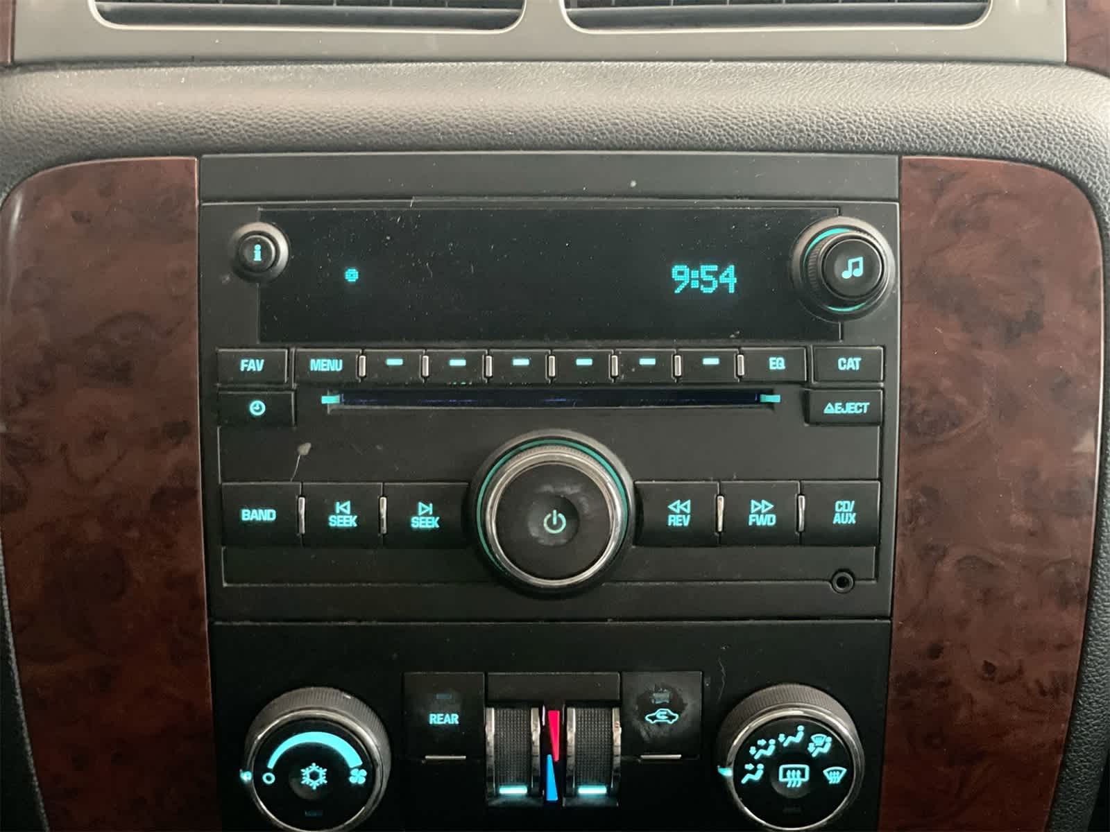 Thumbnail: 2013 Chevrolet Tahoe - 18