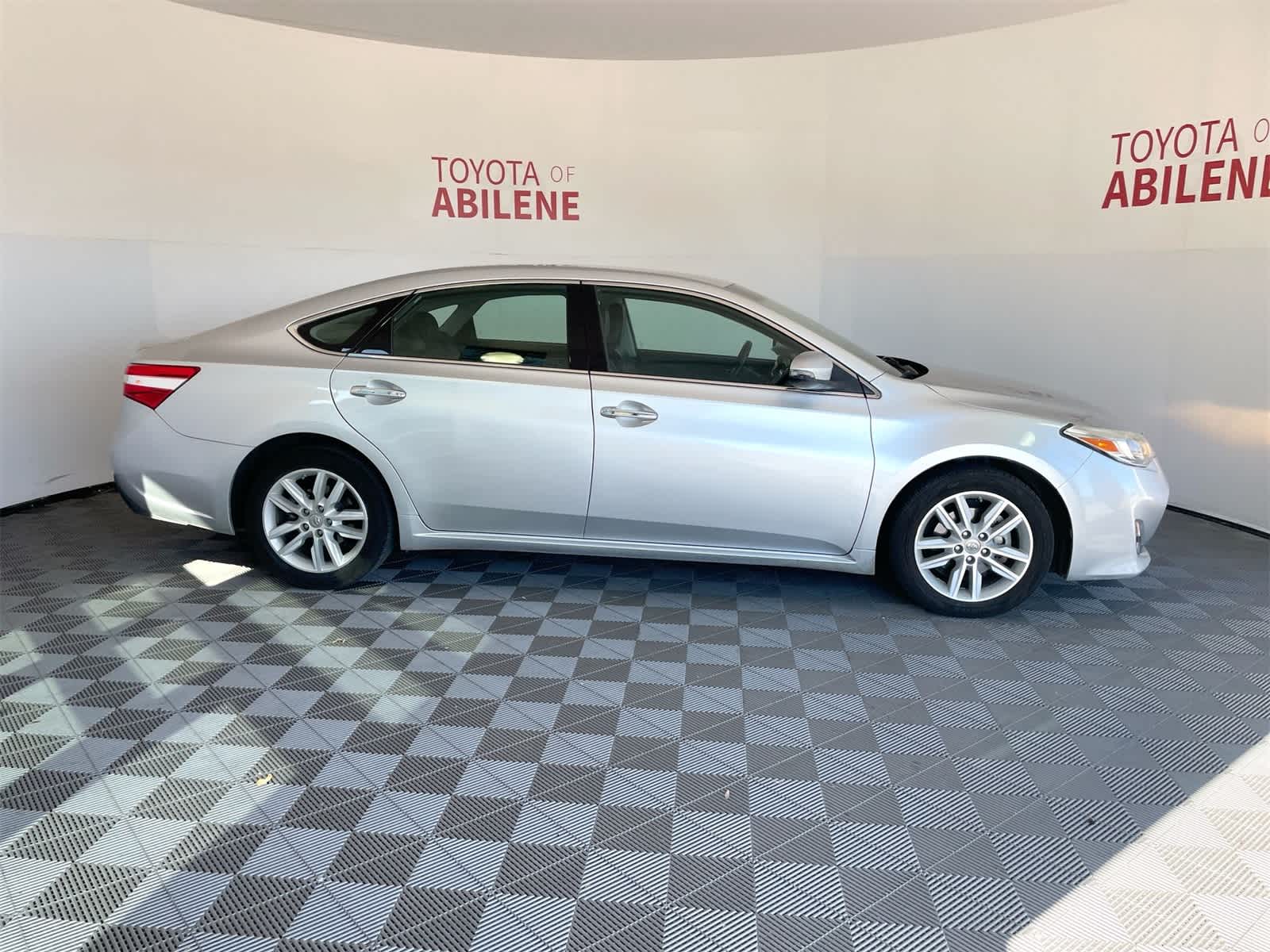 Thumbnail: 2013 Toyota Avalon - 8