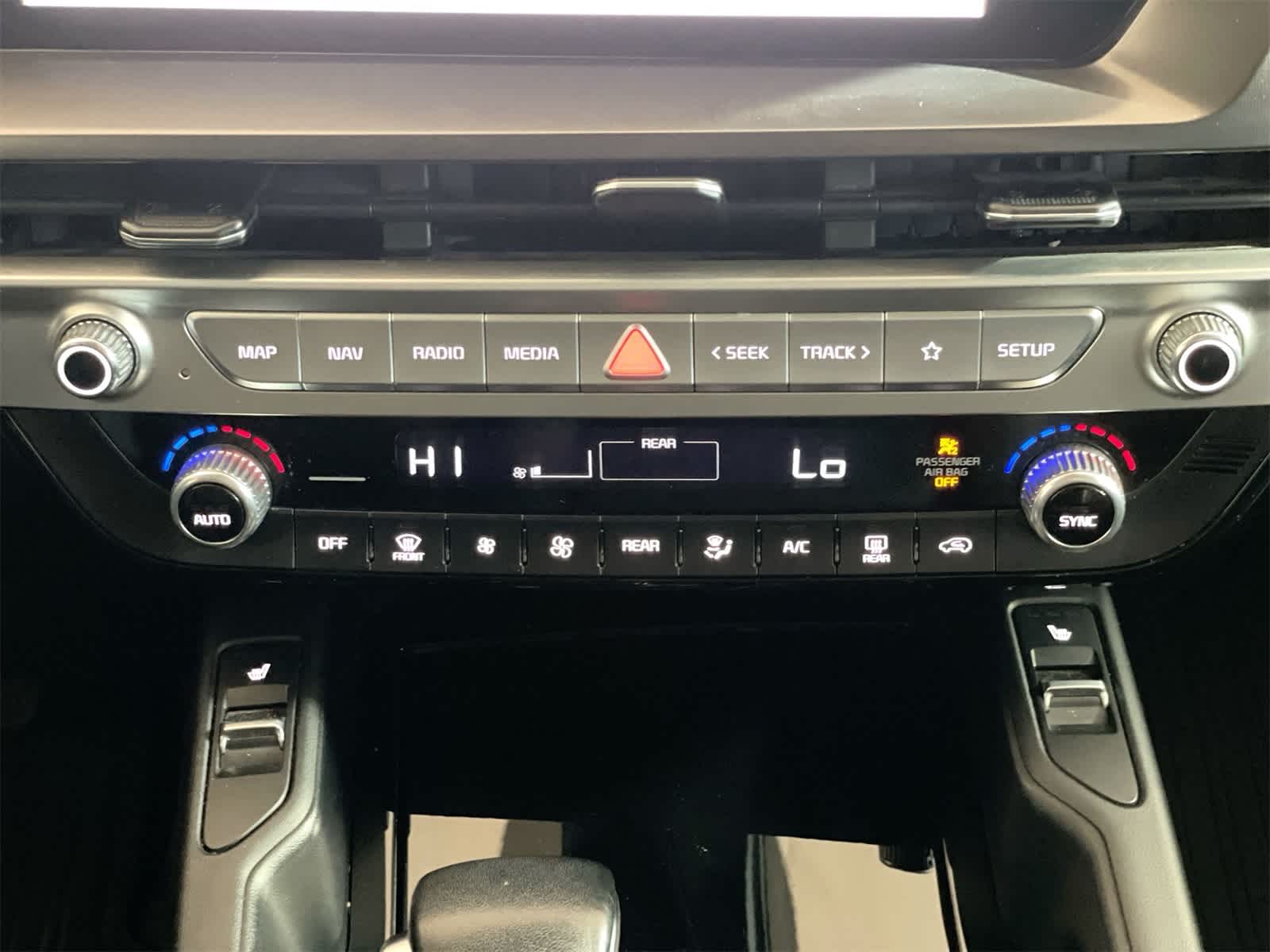 Thumbnail: 2023 Kia Telluride - 22