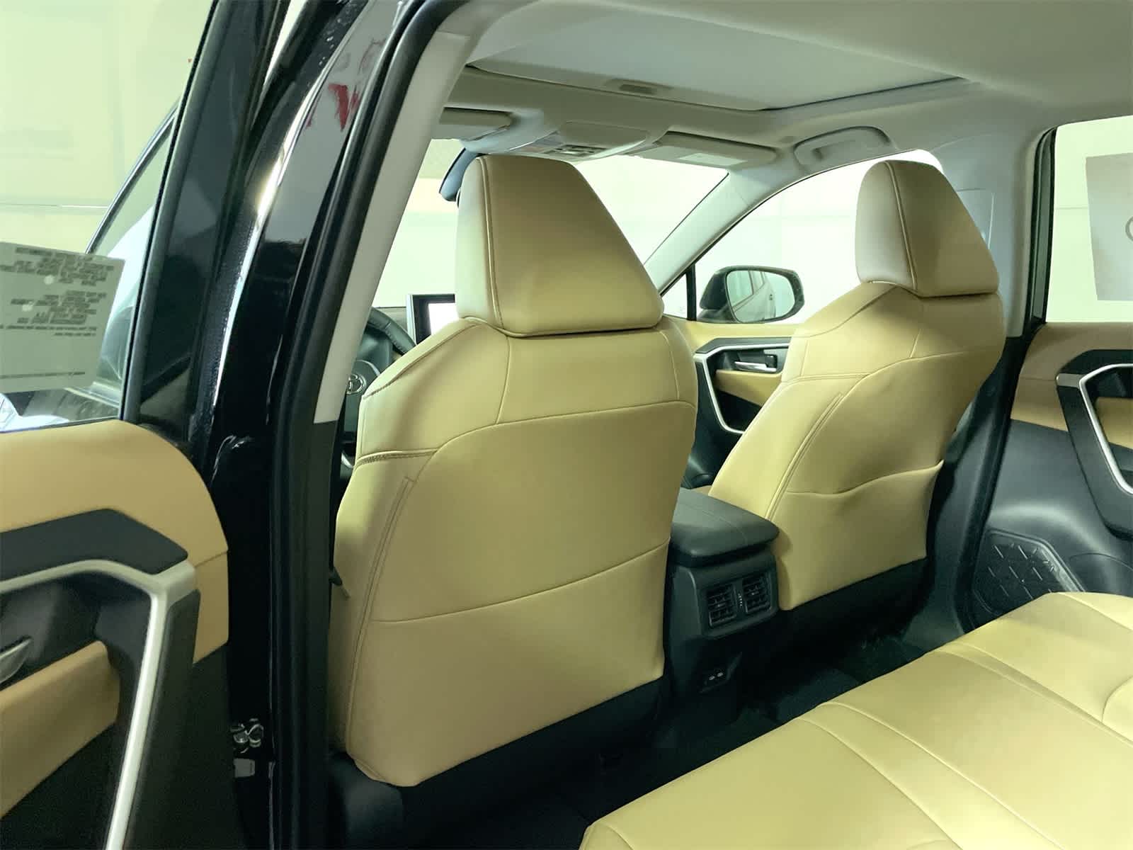 Thumbnail: 2025 Toyota RAV4 - 12