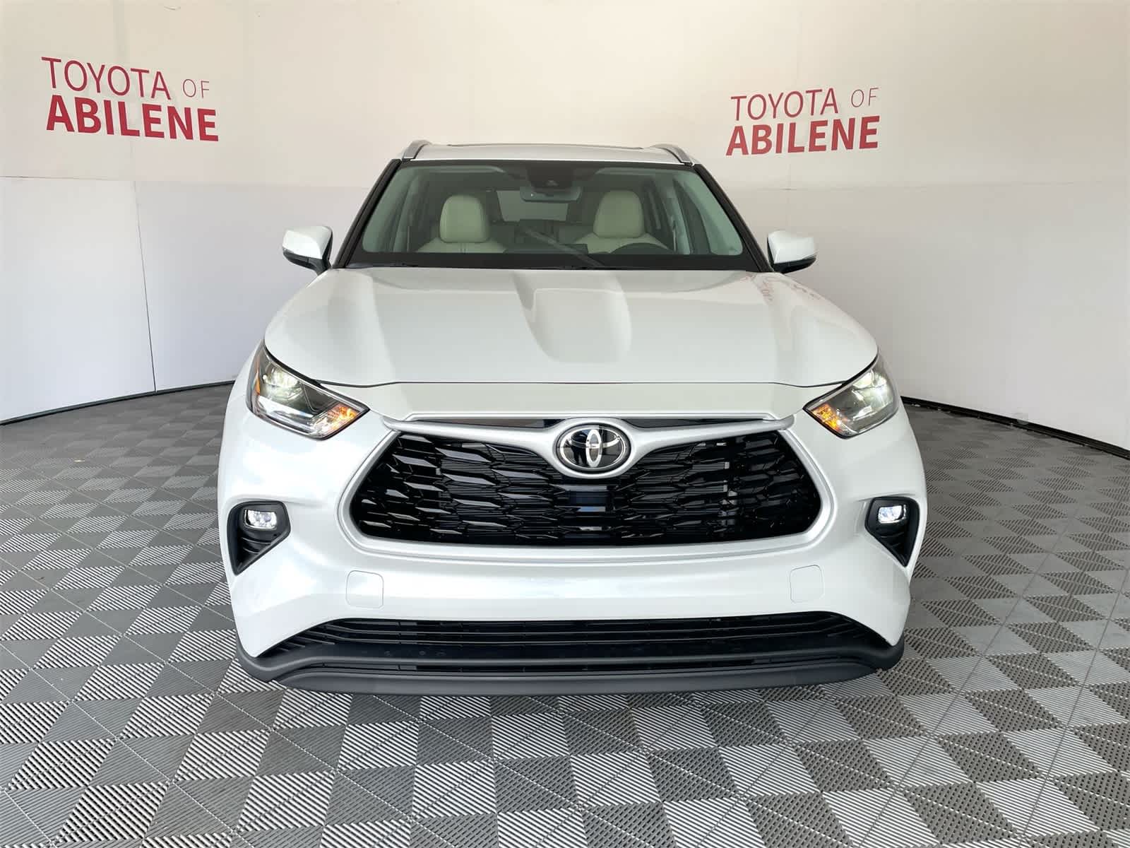 Thumbnail: 2025 Toyota Highlander - 9