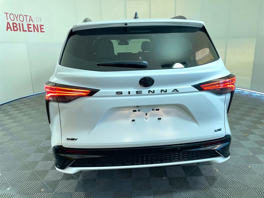 New 2026 Toyota Sienna XSE Van