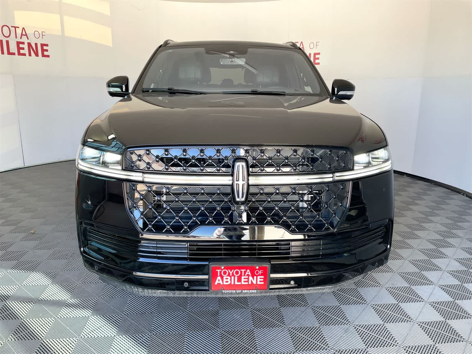 Thumbnail: 2025 Lincoln Navigator - 7