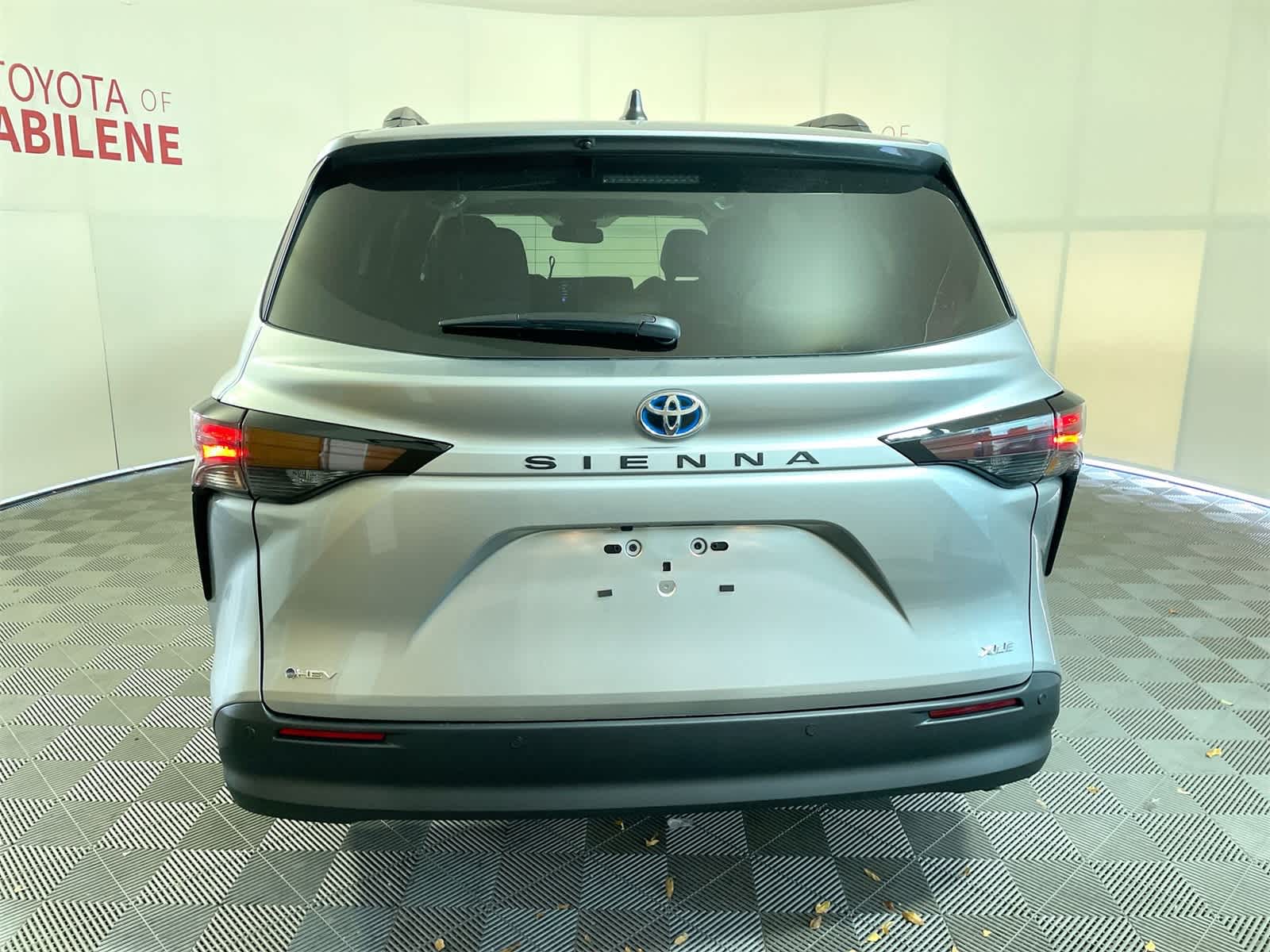 Thumbnail: 2025 Toyota Sienna - 4