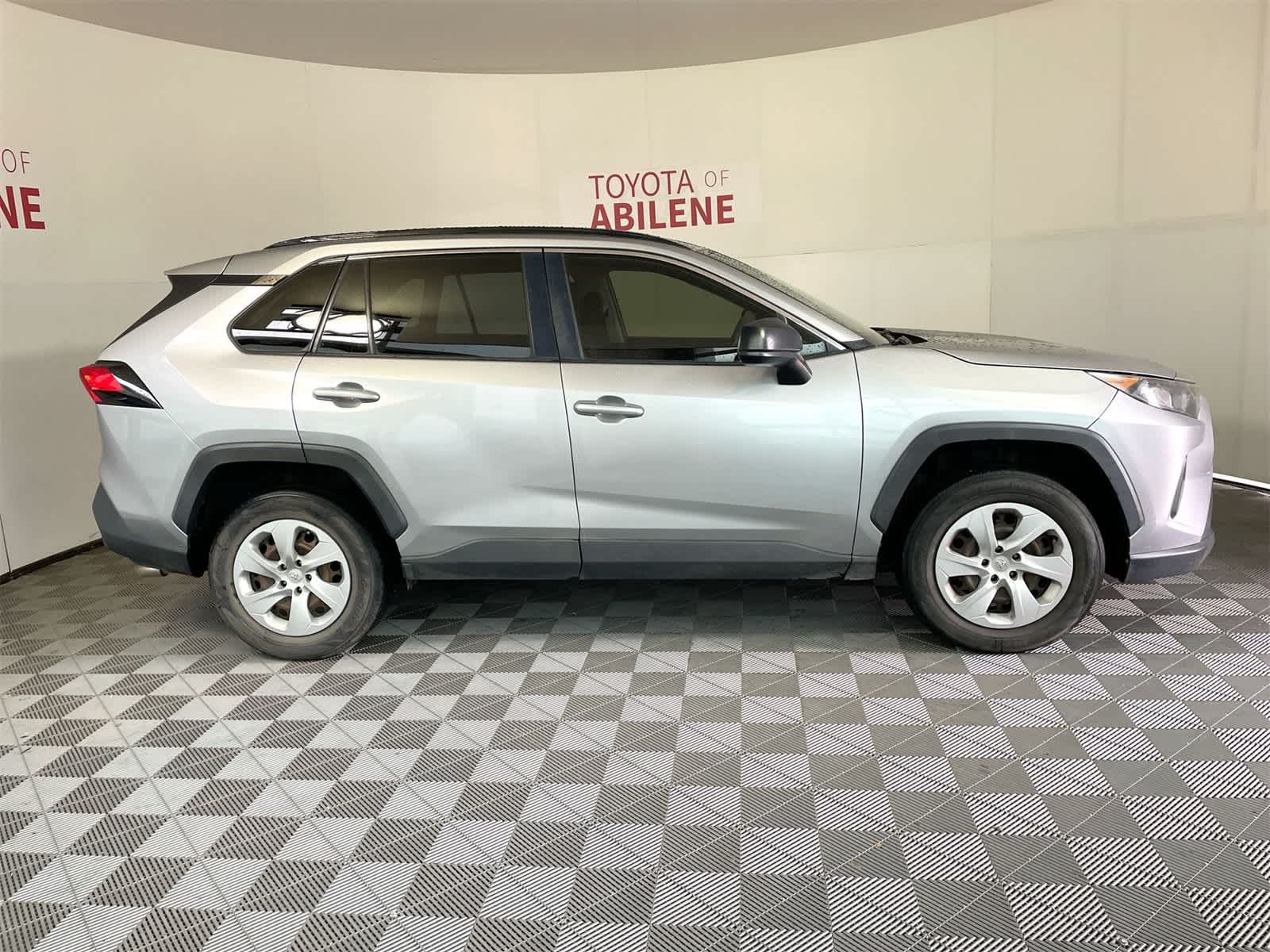 Thumbnail: 2019 Toyota RAV4 - 7