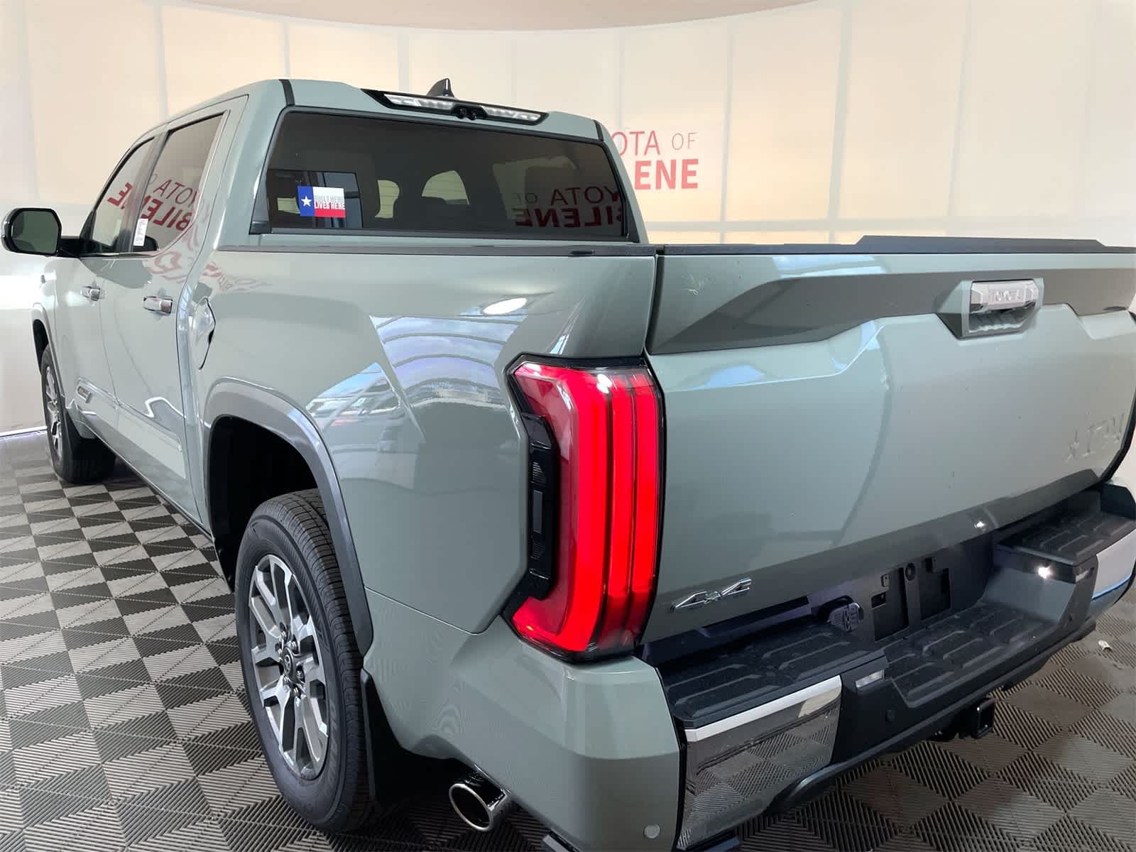 Thumbnail: 2025 Toyota Tundra - 3