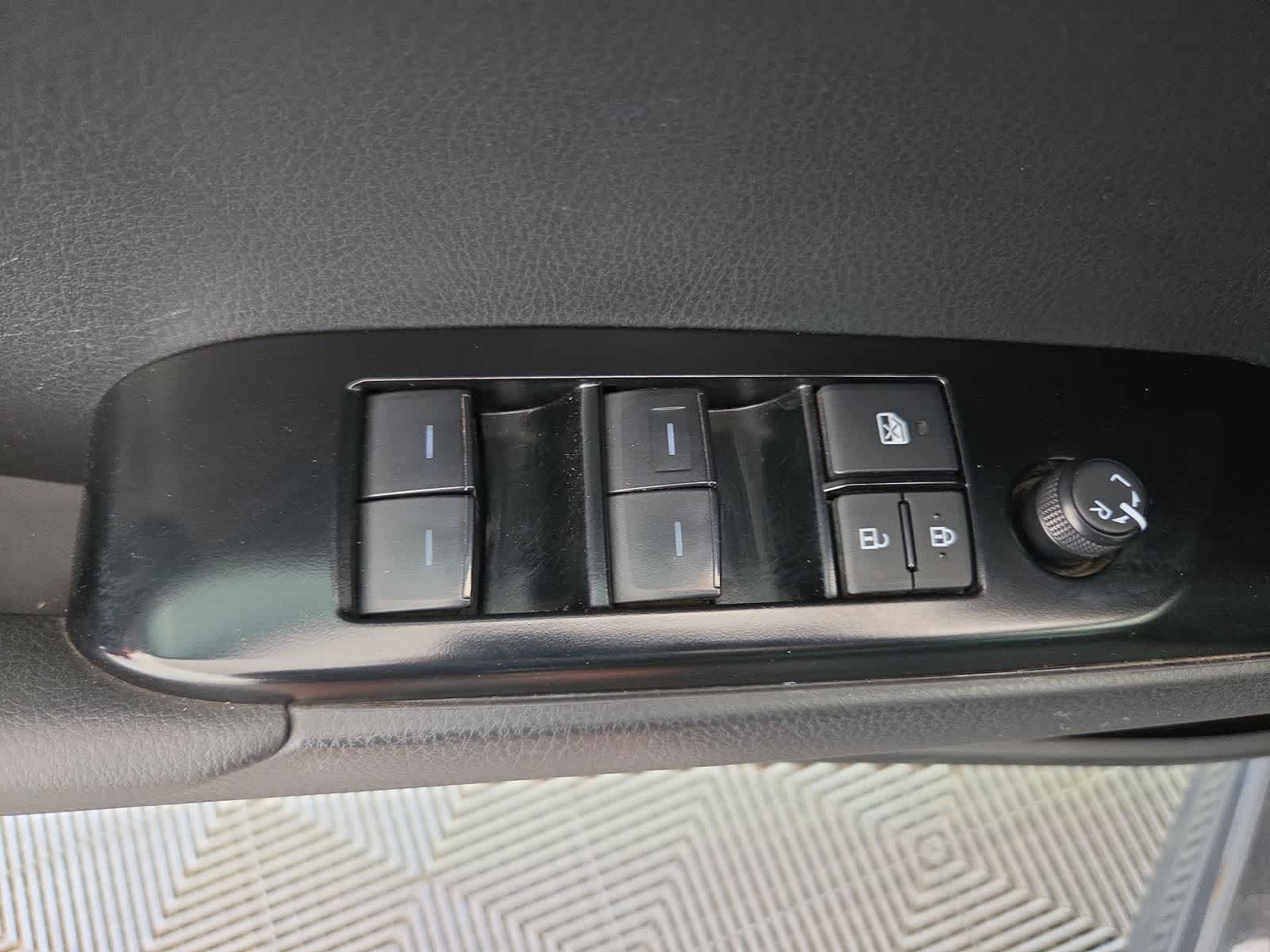 Thumbnail: 2025 Toyota Camry - 12