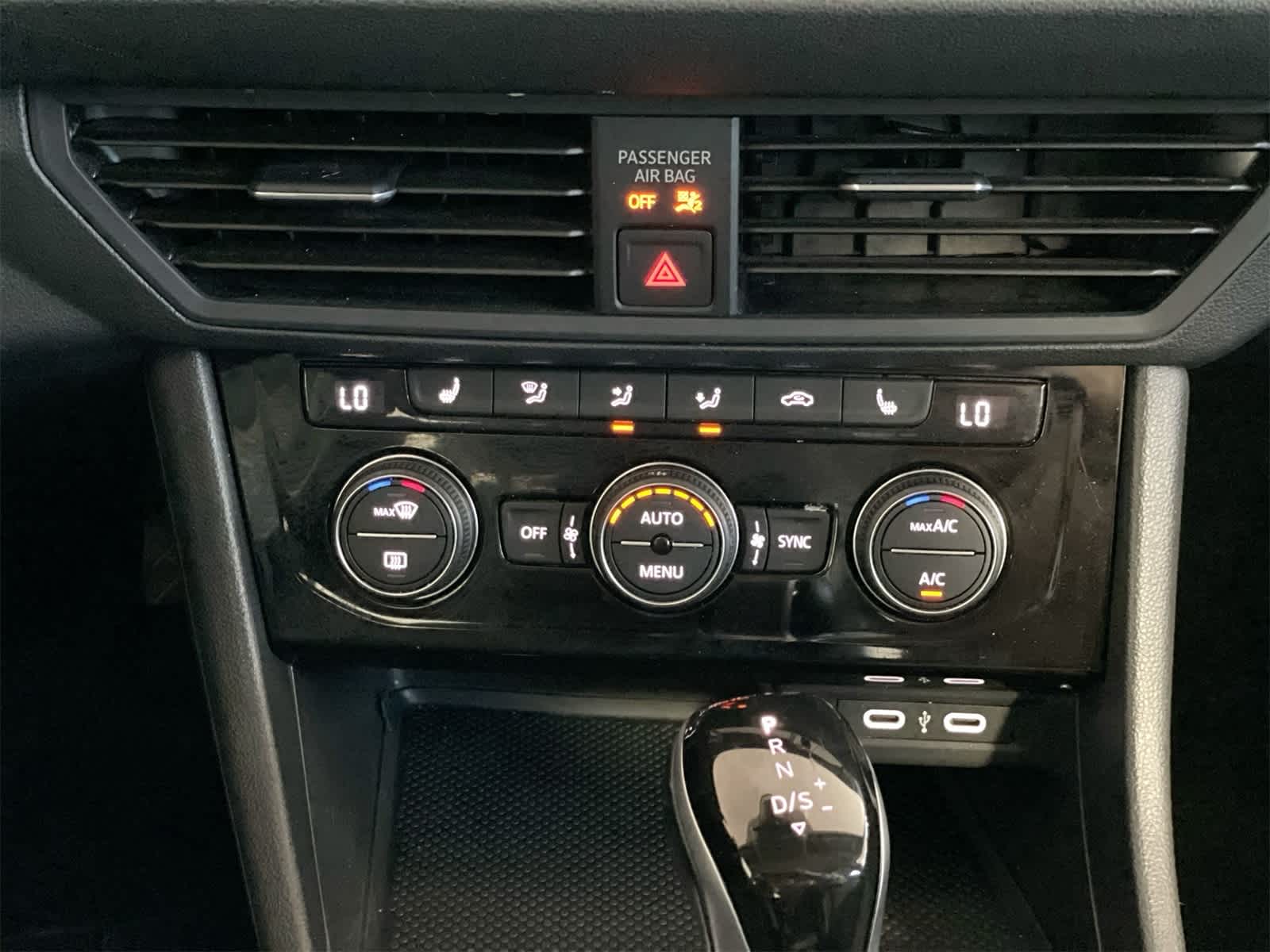 Thumbnail: 2024 Volkswagen Jetta - 21