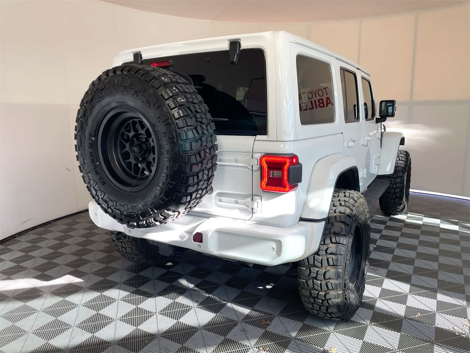 Thumbnail: 2021 Jeep Wrangler - 6
