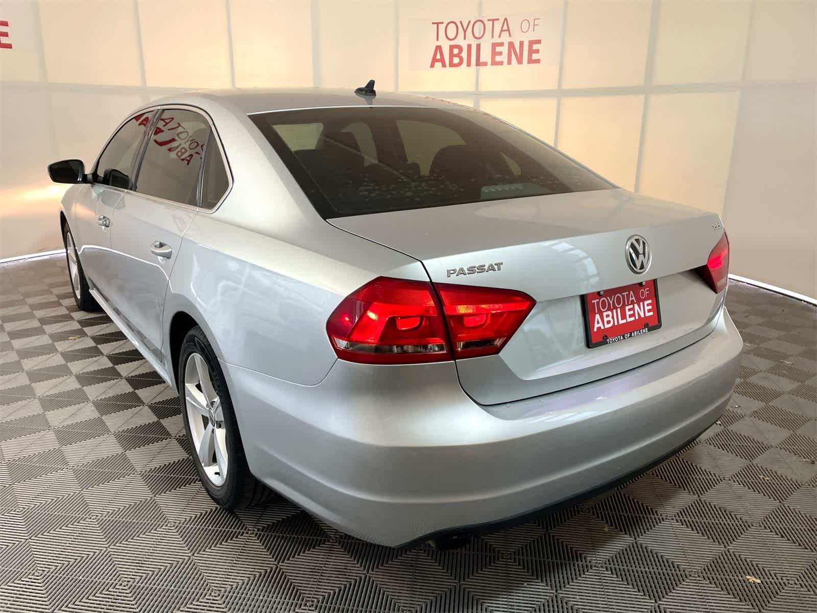 Thumbnail: 2014 Volkswagen Passat - 3