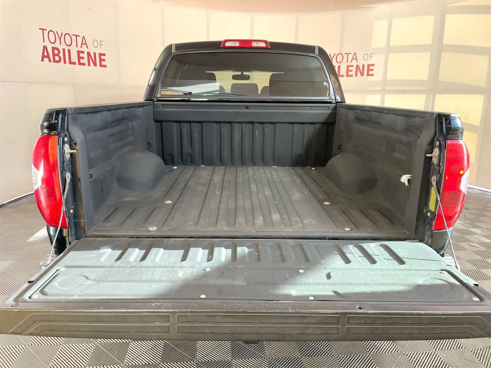 Thumbnail: 2015 Toyota Tundra - 4