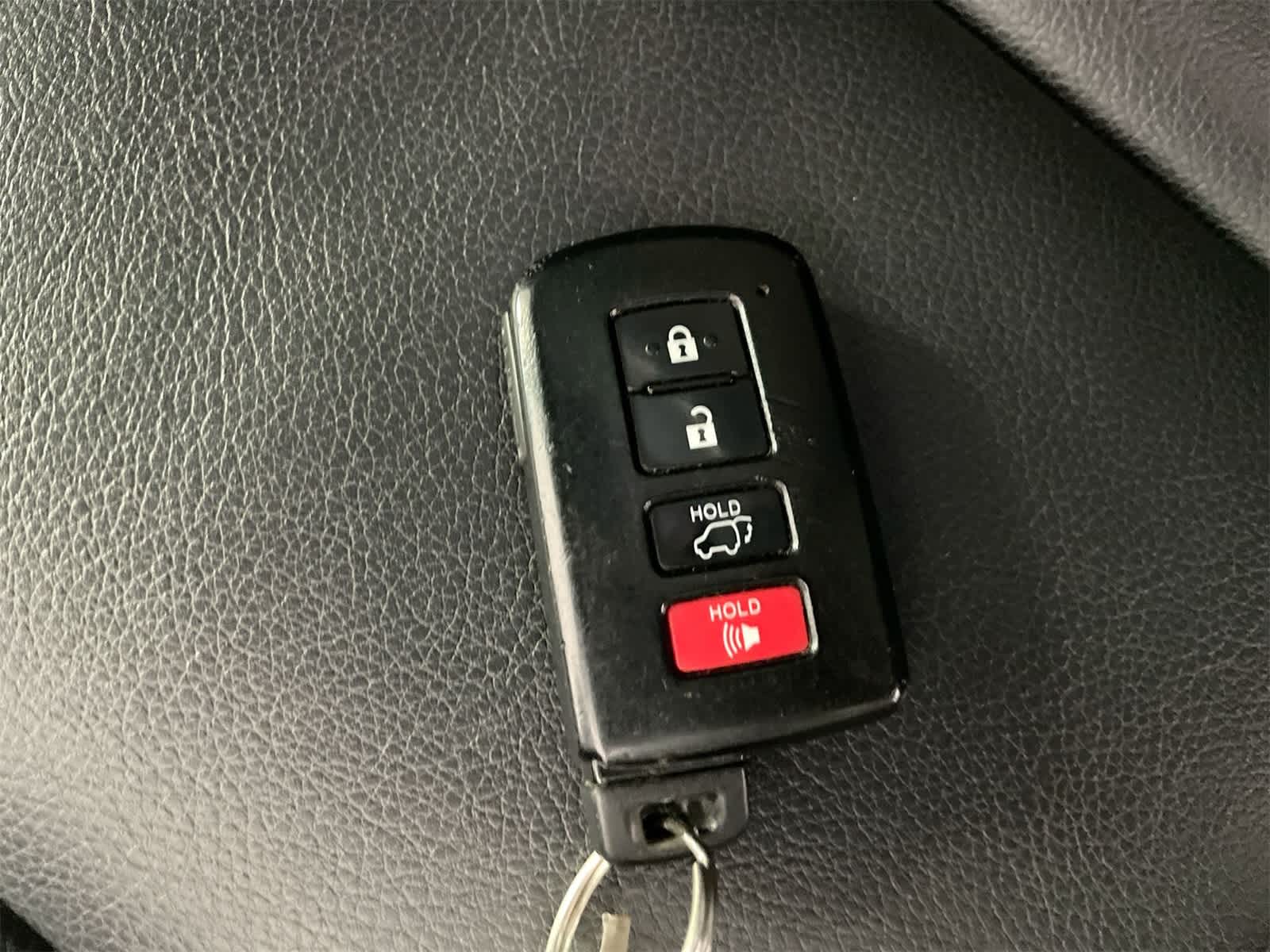 Thumbnail: 2018 Toyota RAV4 - 27