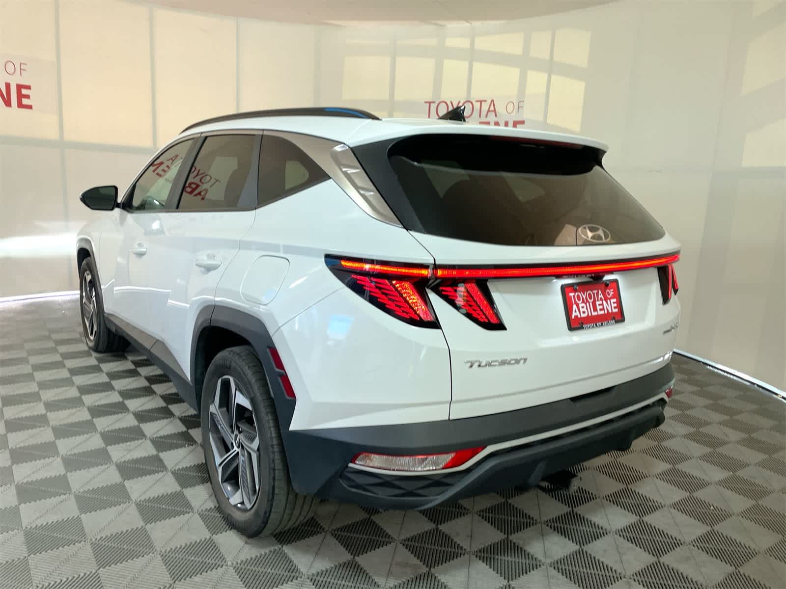 Thumbnail: 2022 Hyundai Tucson - 3