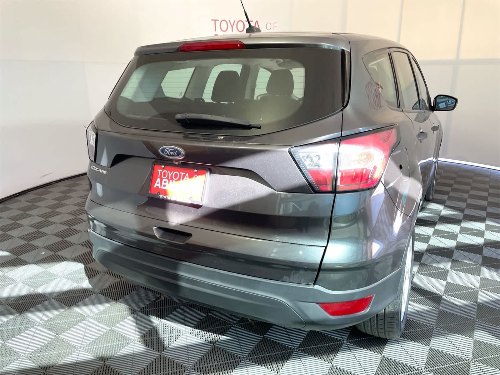 Thumbnail: 2017 Ford Escape - 6