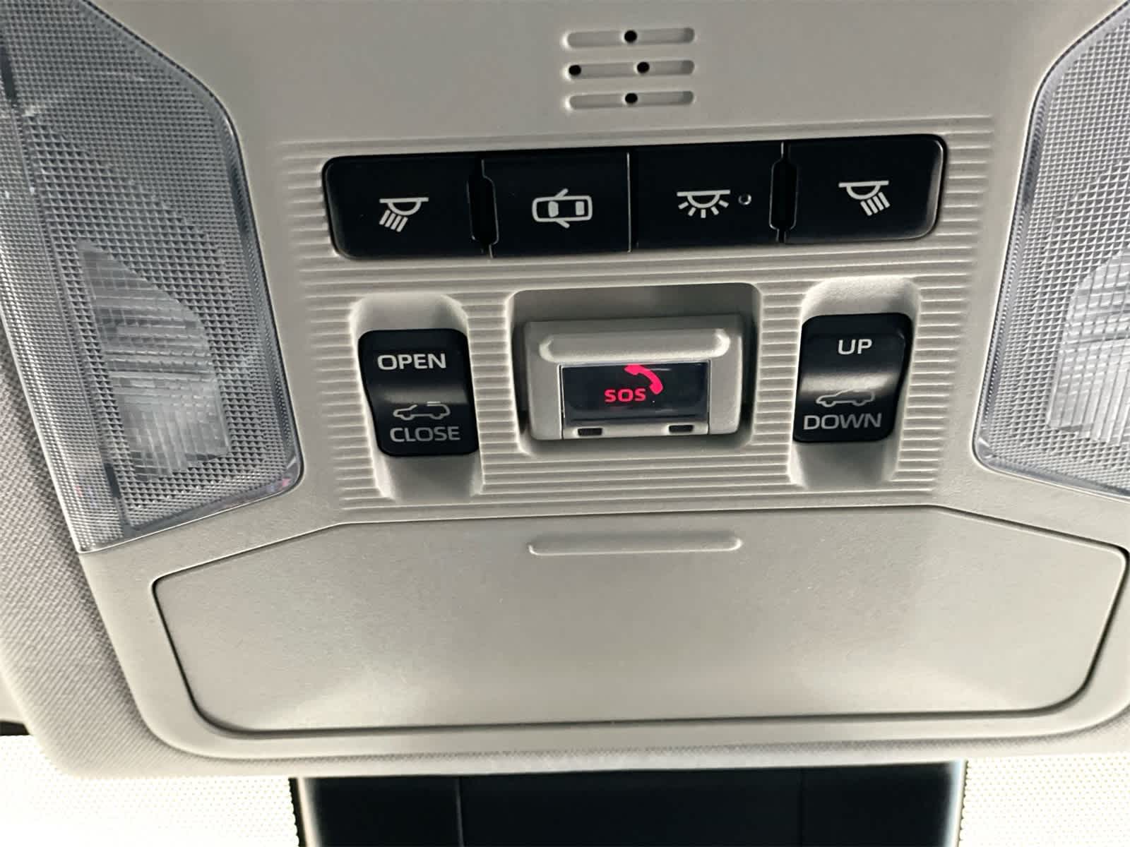 Thumbnail: 2020 Toyota RAV4 - 24