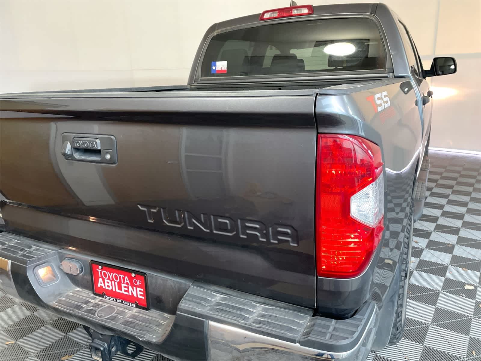 Thumbnail: 2021 Toyota Tundra - 7