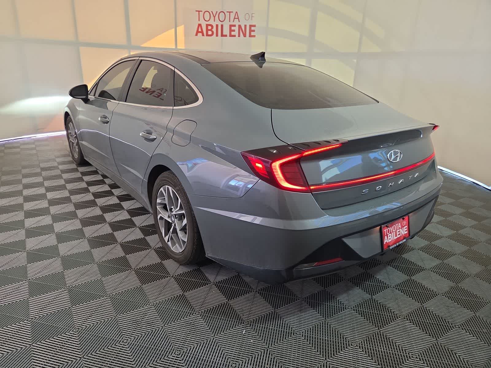 Thumbnail: 2023 Hyundai Sonata - 2