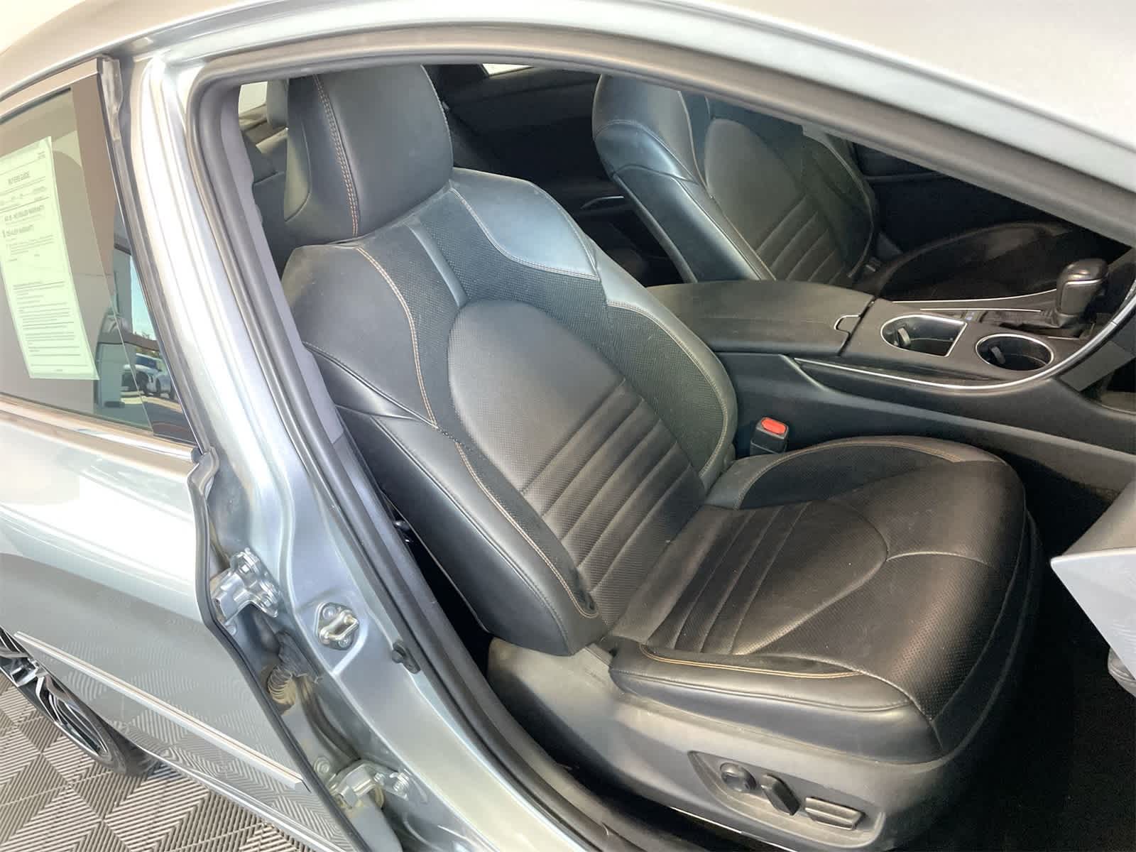 Thumbnail: 2020 Toyota Avalon - 14