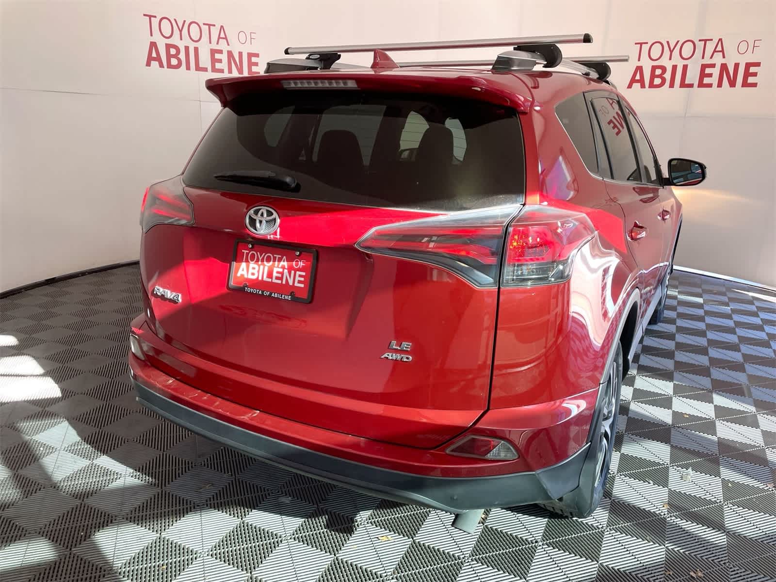 Thumbnail: 2017 Toyota RAV4 - 7