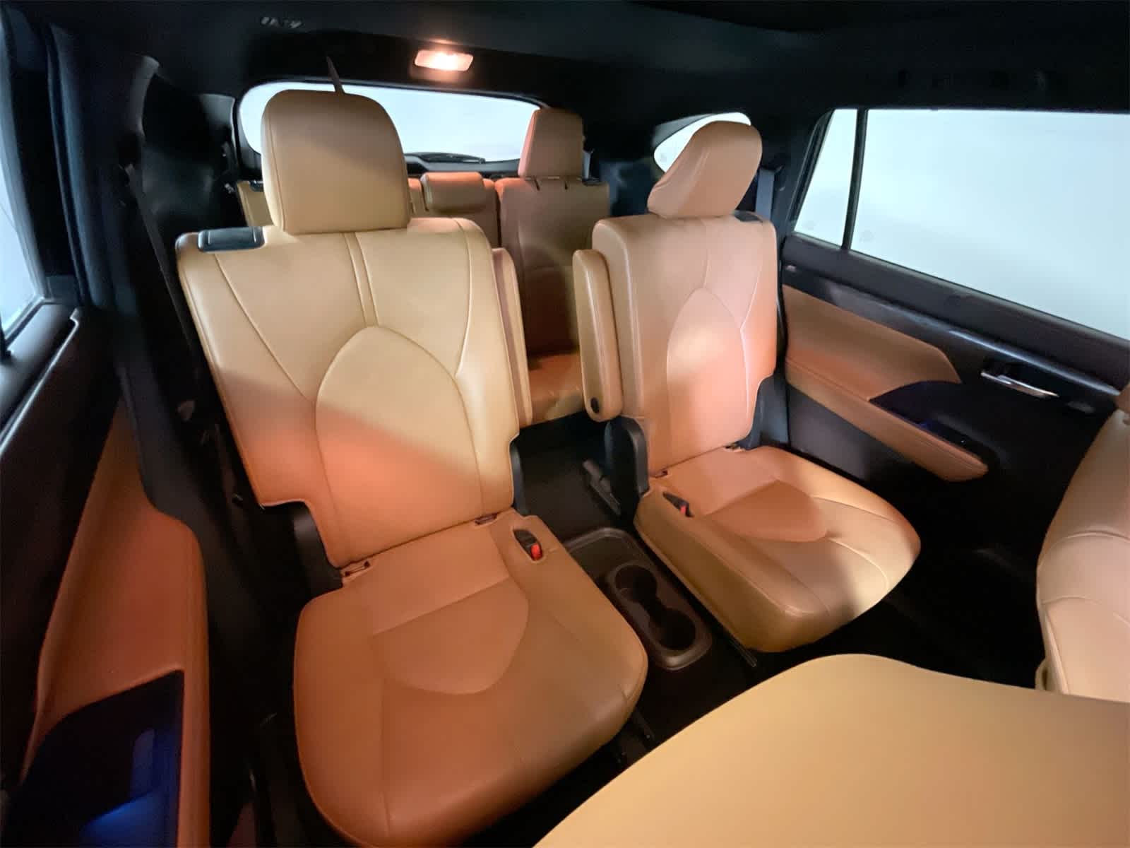 Thumbnail: 2022 Toyota Highlander - 15
