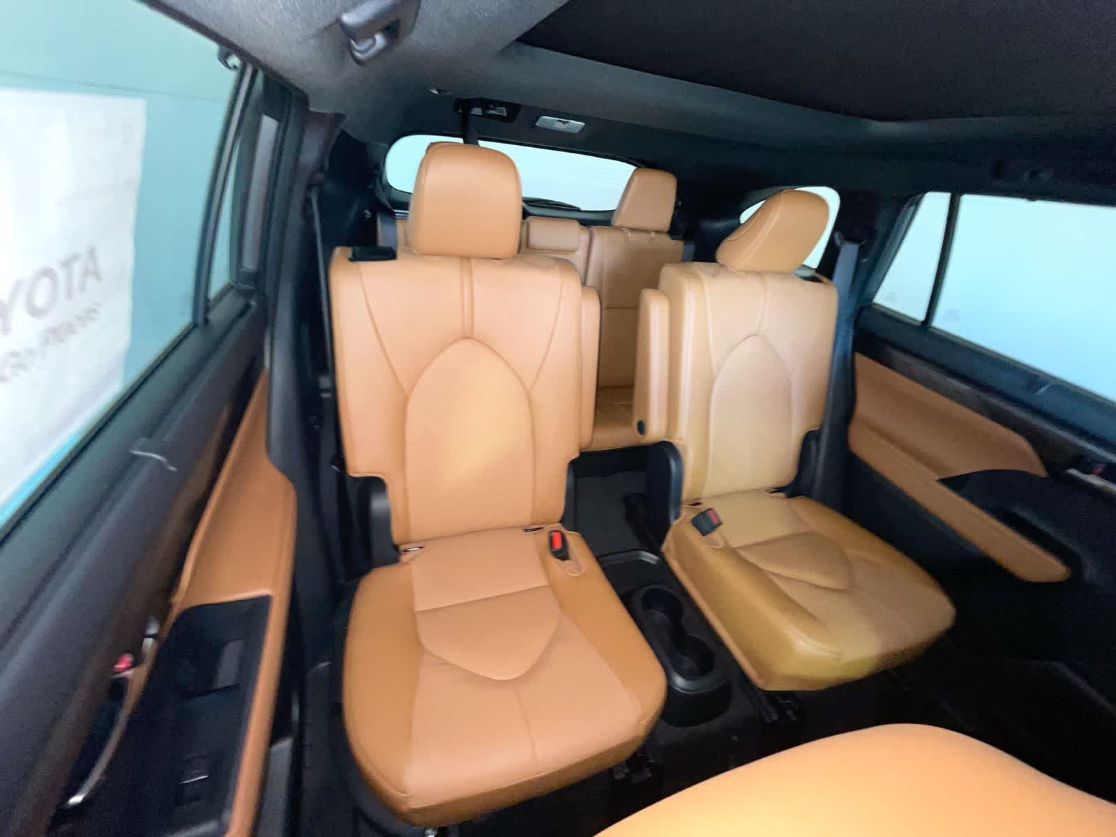 Thumbnail: 2026 Toyota Highlander - 14