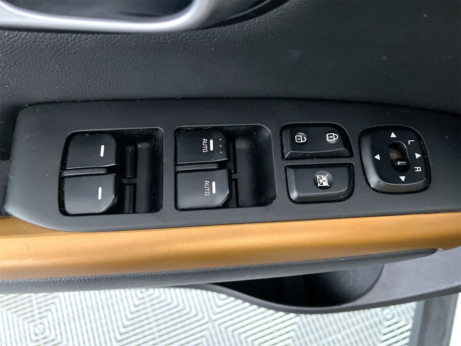 Thumbnail: 2015 Kia Soul - 11