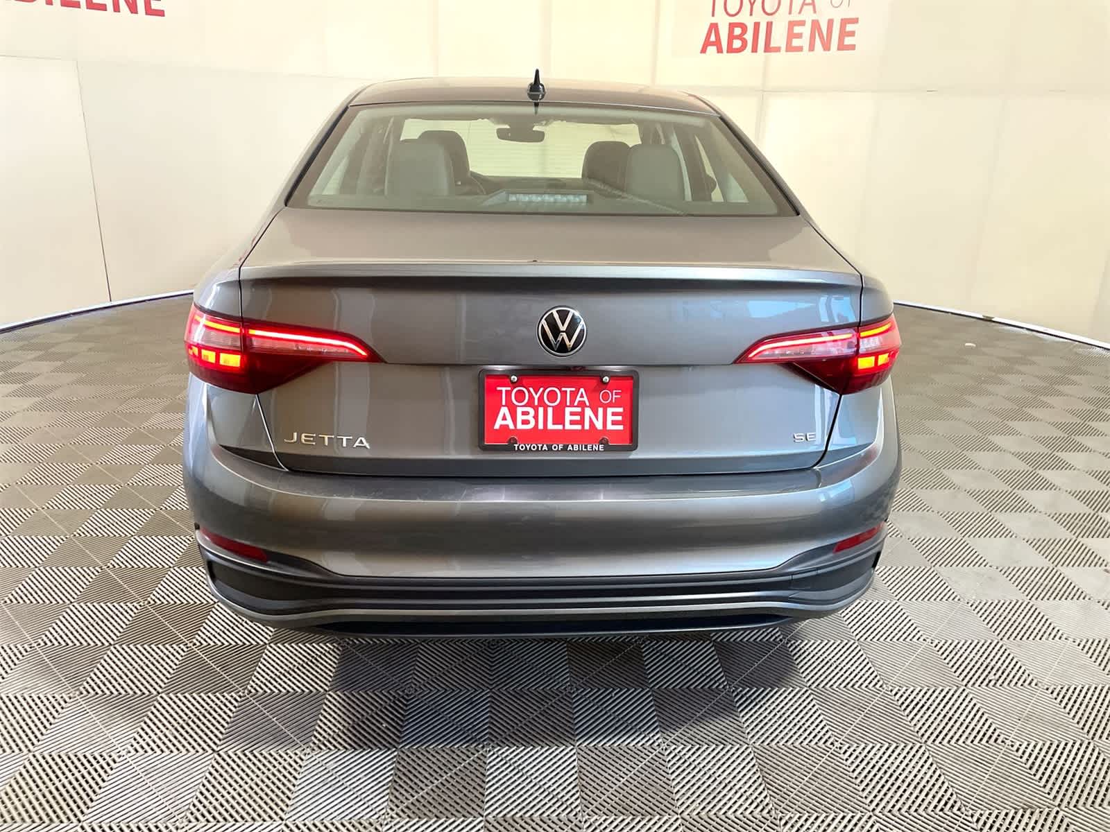 Thumbnail: 2024 Volkswagen Jetta - 3