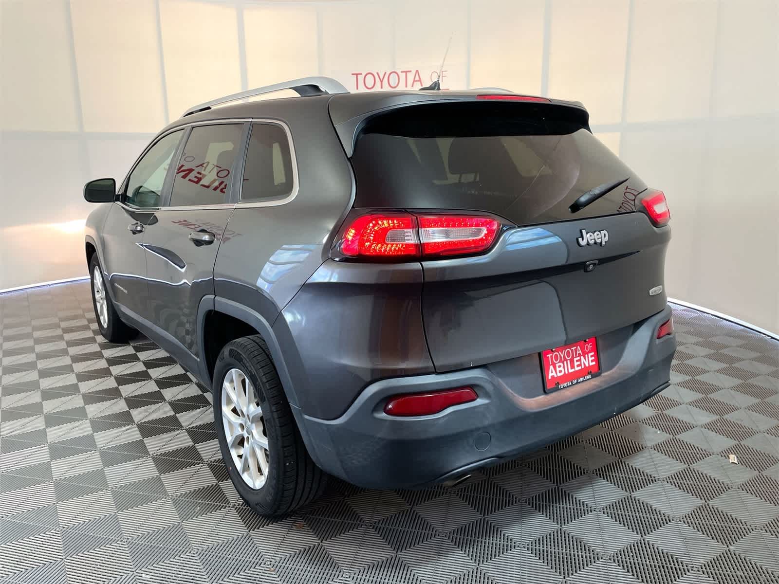 Thumbnail: 2015 Jeep Cherokee - 3