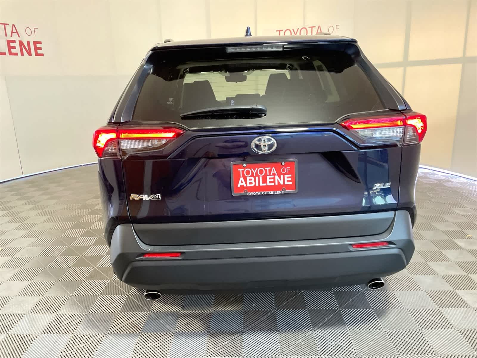 Thumbnail: 2022 Toyota RAV4 - 4