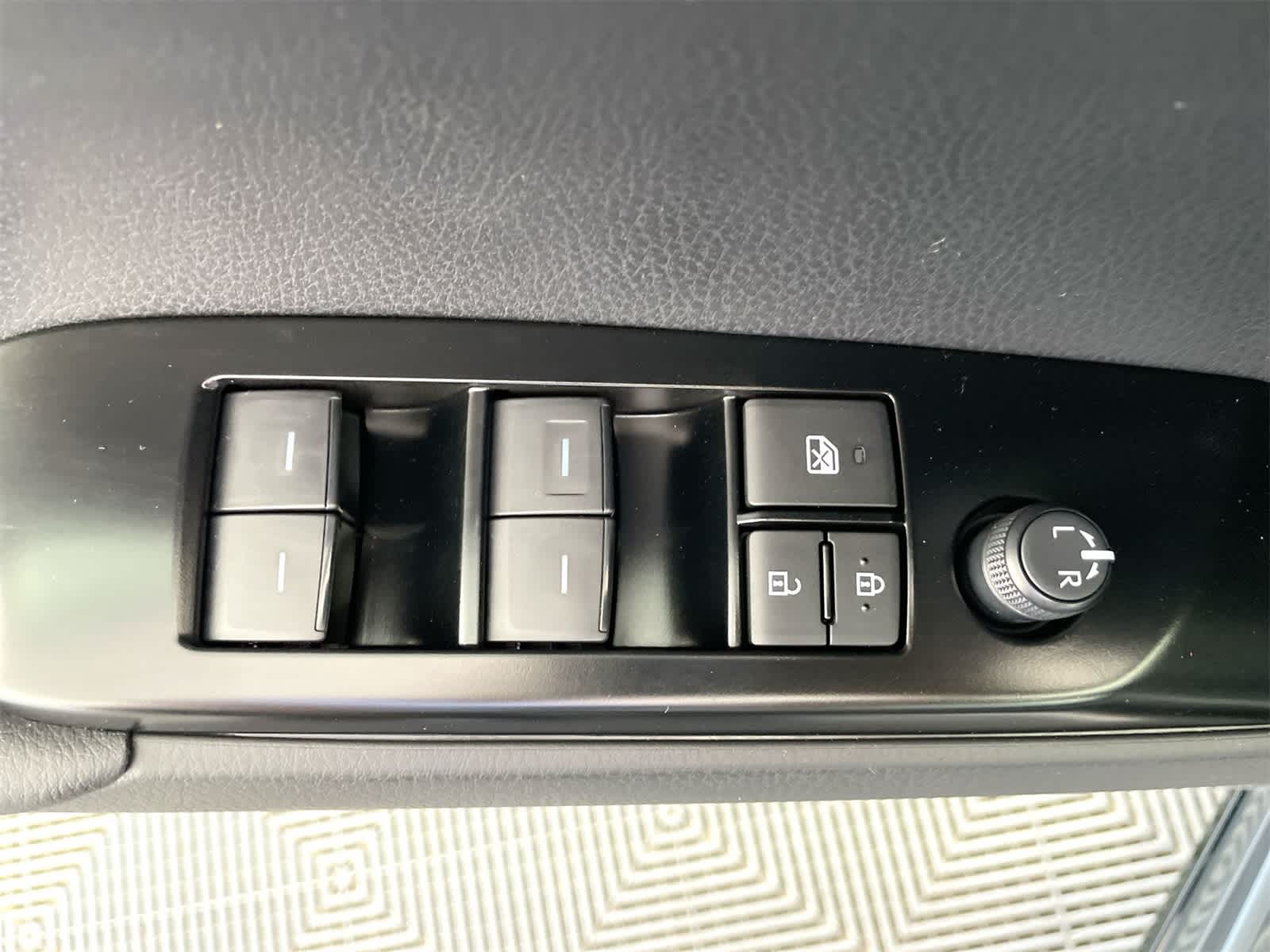 Thumbnail: 2026 Toyota Camry - 12