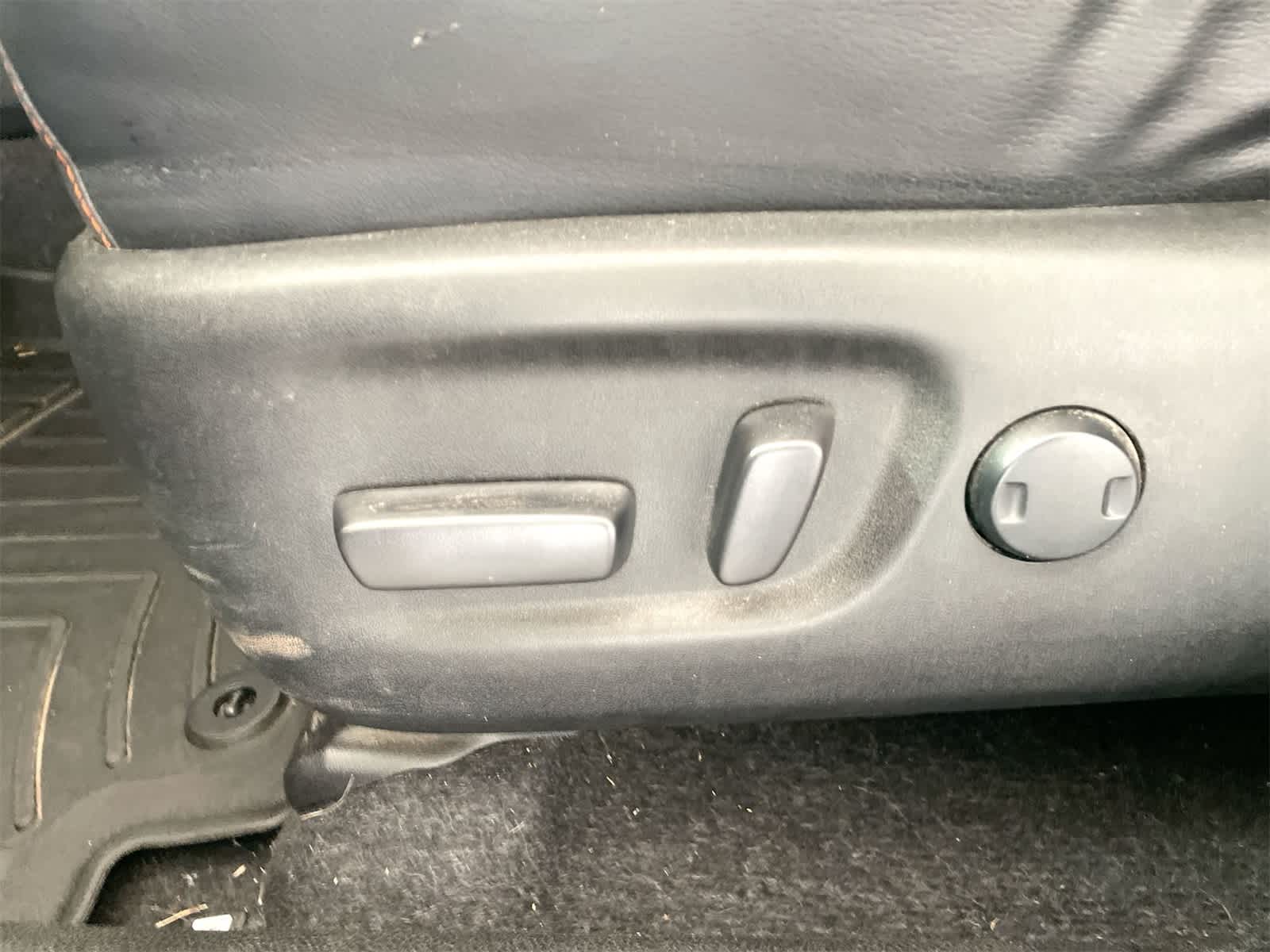 Thumbnail: 2018 Toyota RAV4 - 10