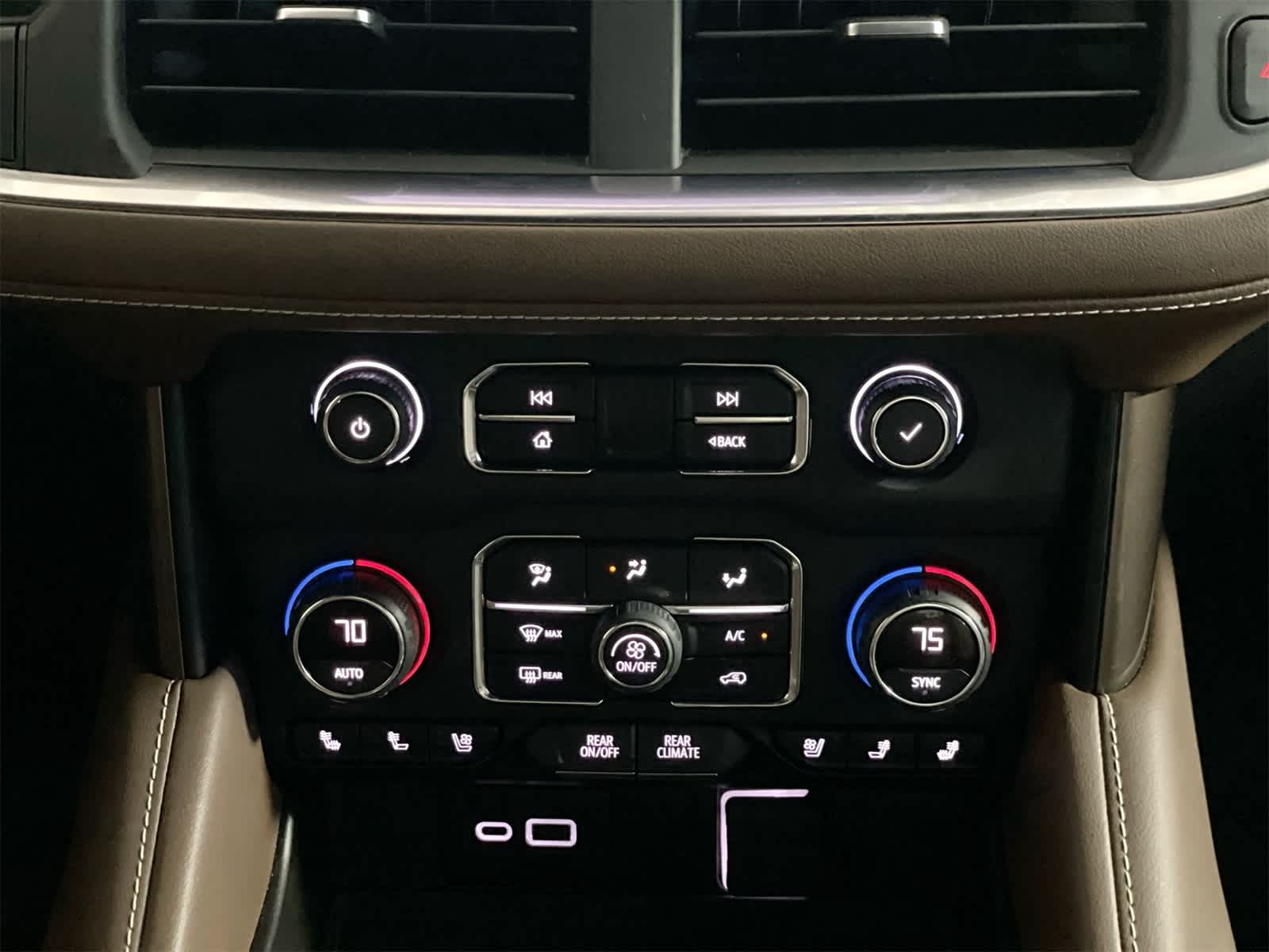 Thumbnail: 2021 Chevrolet Tahoe - 23