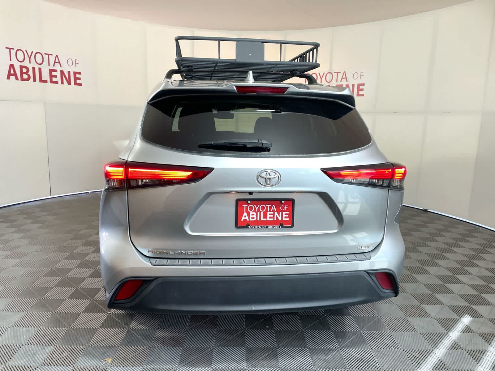 Thumbnail: 2022 Toyota Highlander - 4