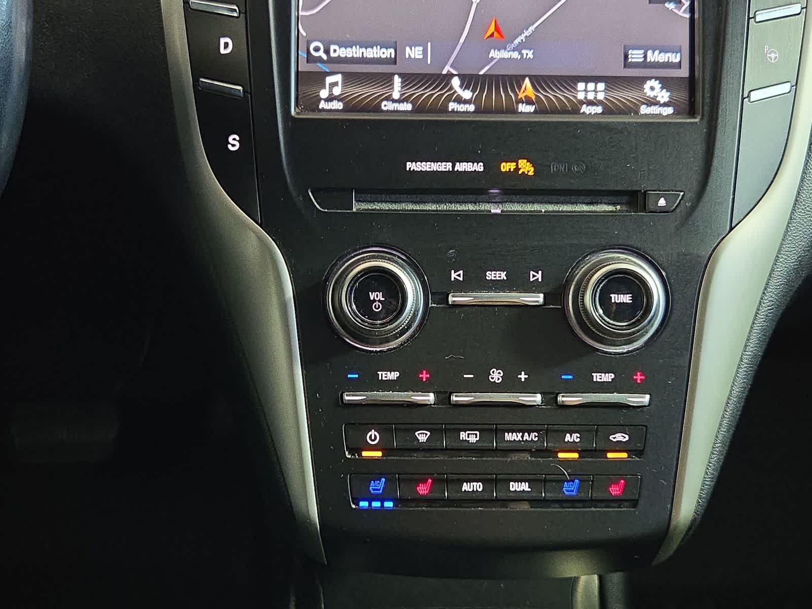 Thumbnail: 2019 Lincoln MKC - 20