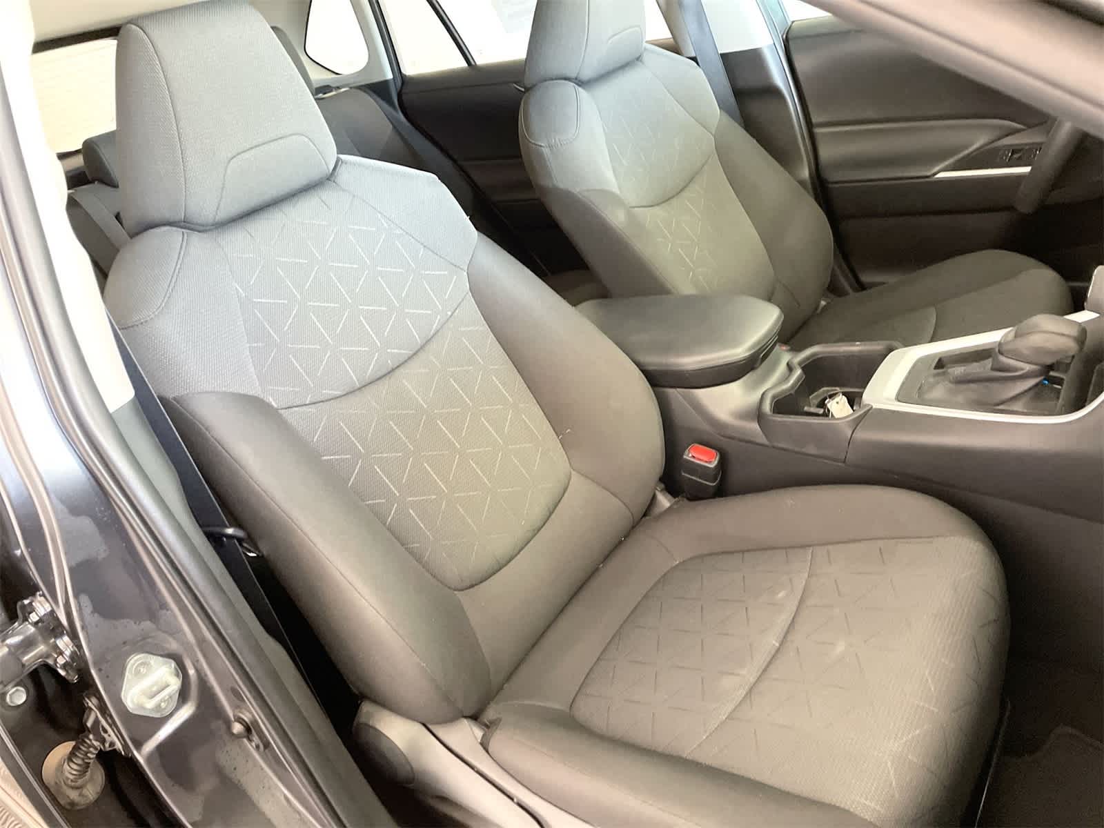 Thumbnail: 2022 Toyota RAV4 - 13