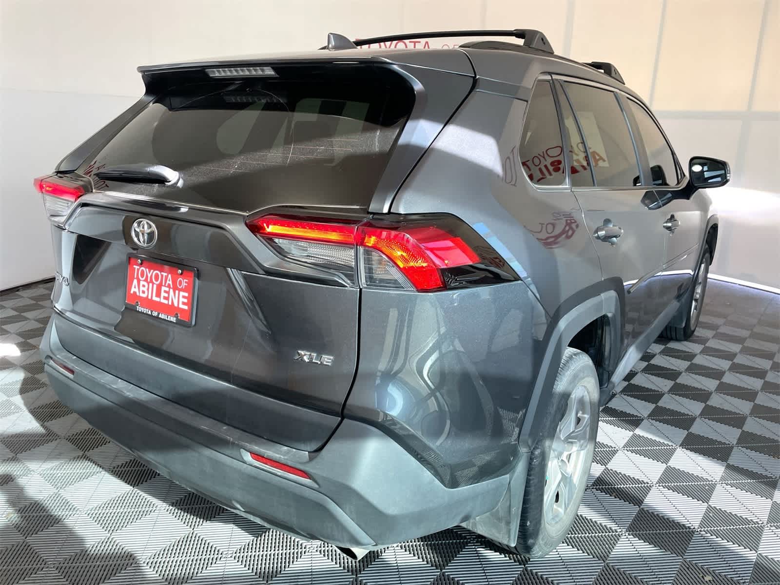 Thumbnail: 2022 Toyota RAV4 - 6