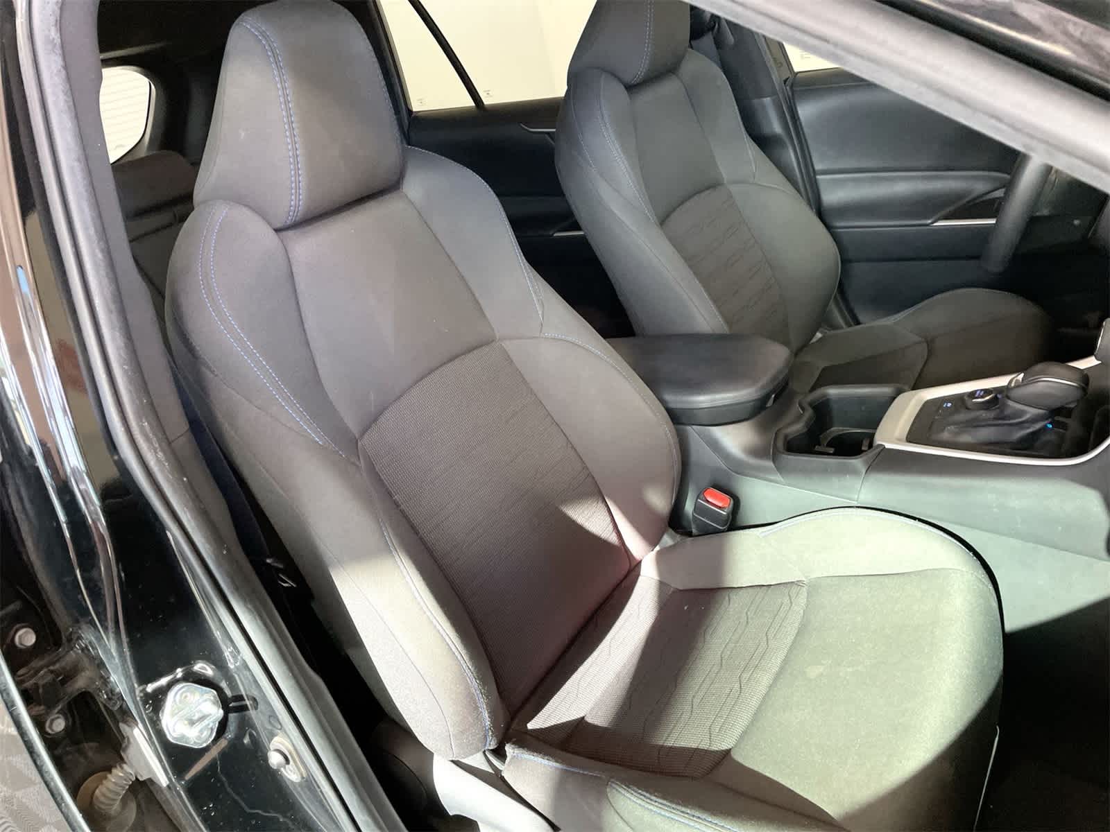 Thumbnail: 2022 Toyota RAV4 - 13