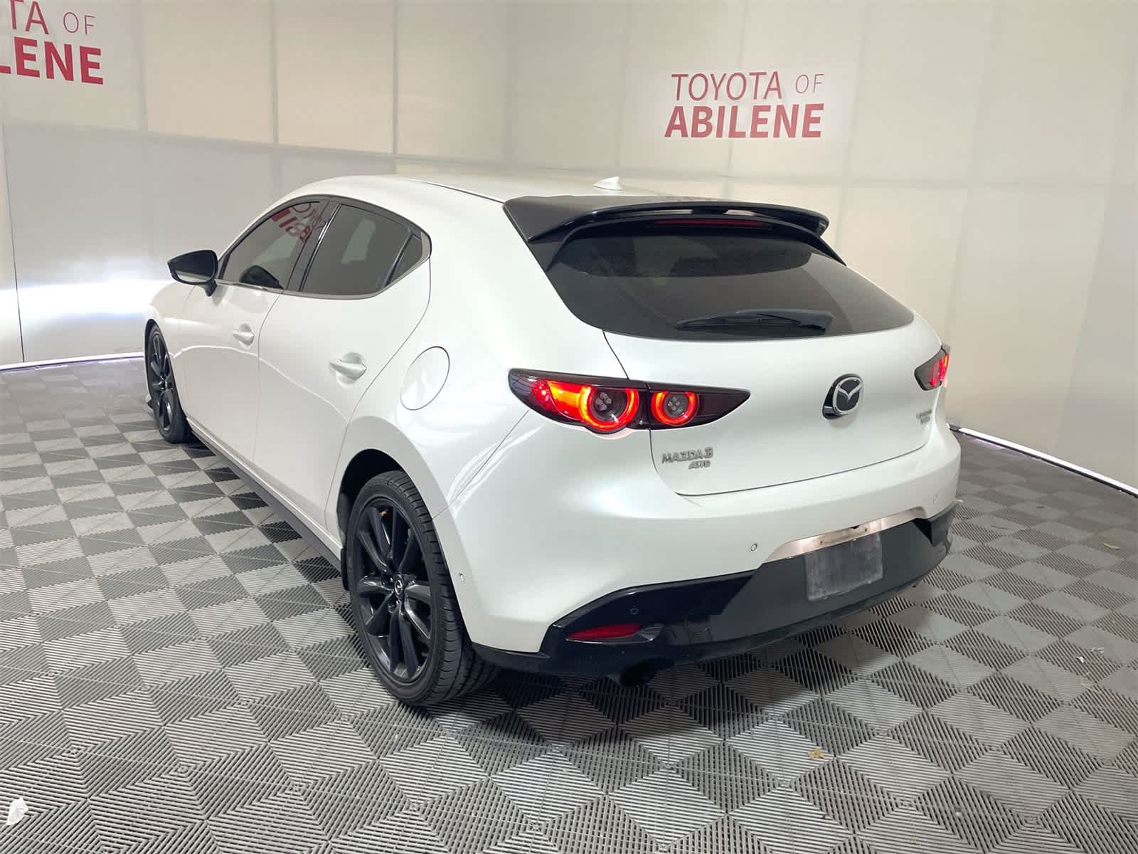 Thumbnail: 2021 Mazda Mazda3 - 3
